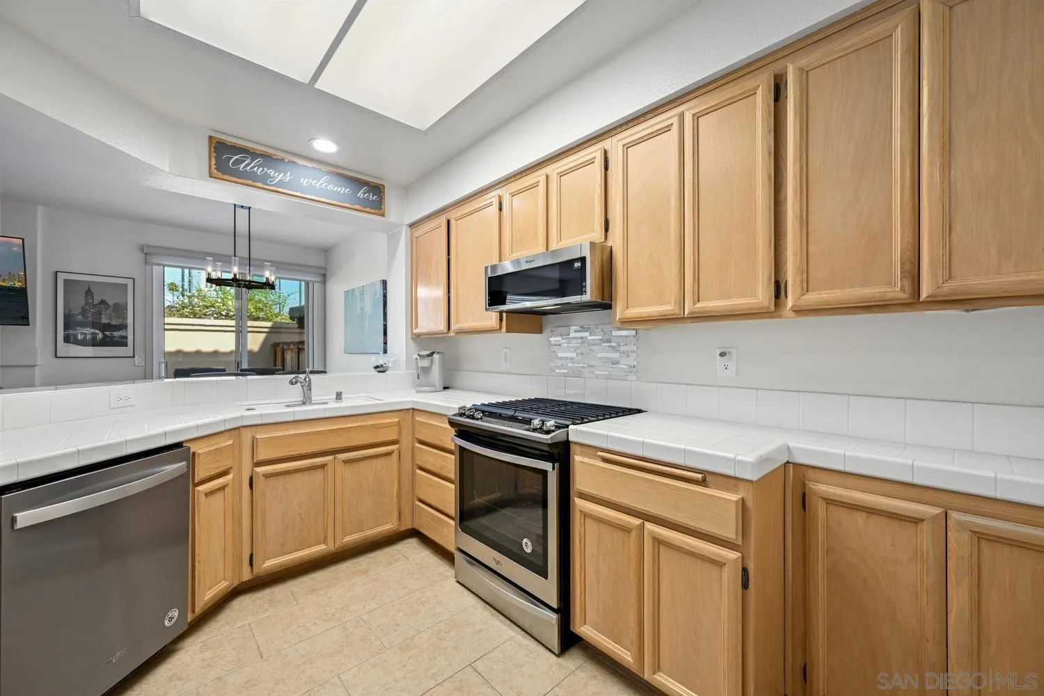 https://cdn.realtyfeed.com/cdn/127/250036323/864f9b99be3a81b051d496ab76eec352.webp