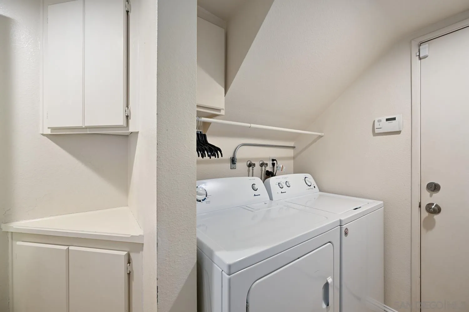https://cdn.realtyfeed.com/cdn/127/250036323/89224d36ffaf757d686fe5470720cd02.webp