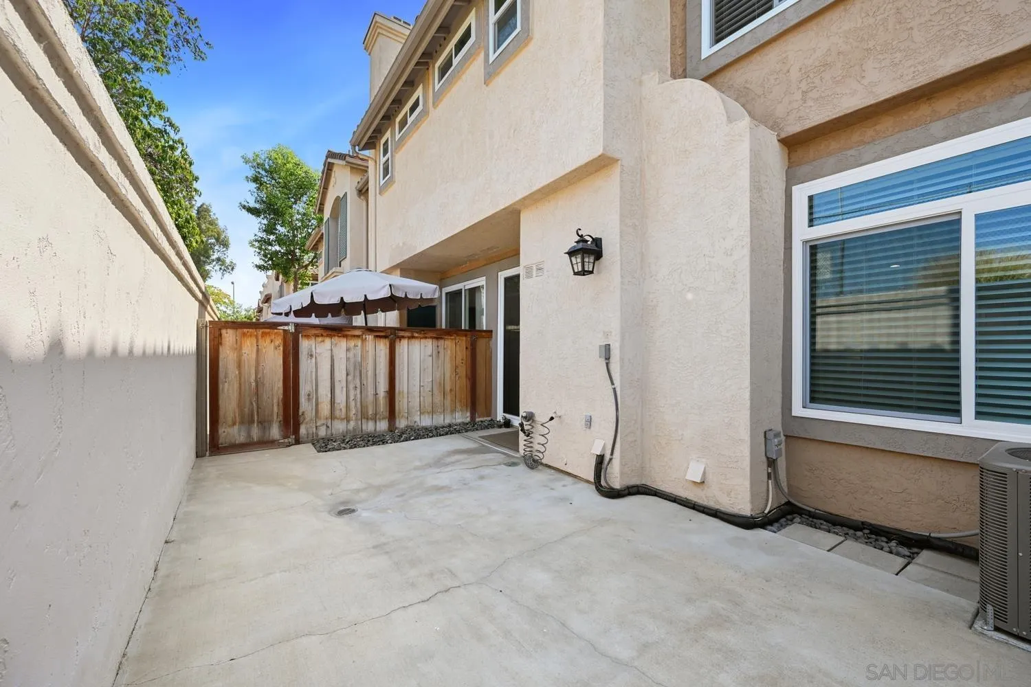 https://cdn.realtyfeed.com/cdn/127/250036323/a10a04b5bcc5a1ca30ab5cd6ea184891.webp