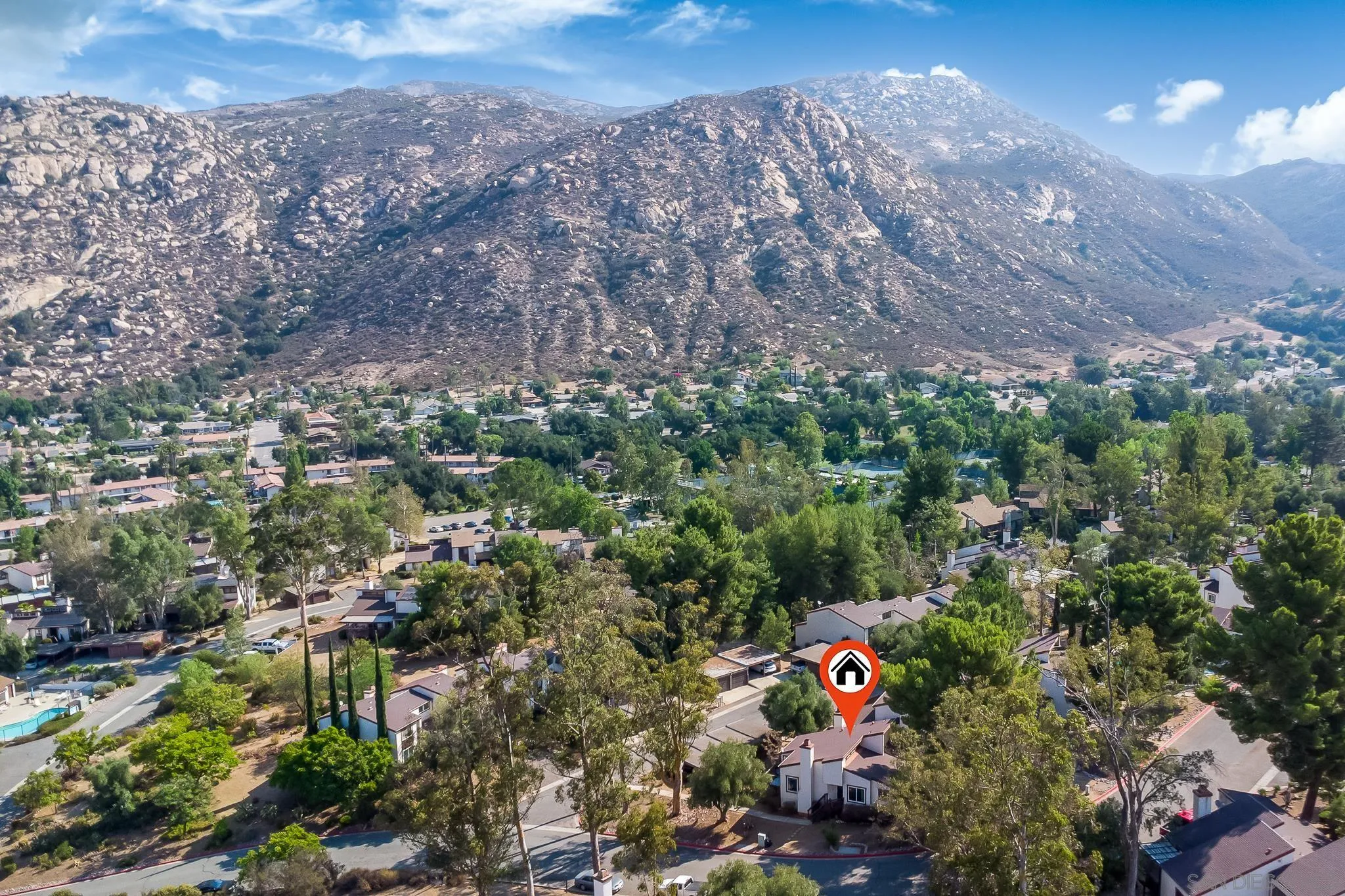 https://cdn.realtyfeed.com/cdn/127/250036324/57c0351d86a5b3d0f4bd6a7a5e0f2f70.webp