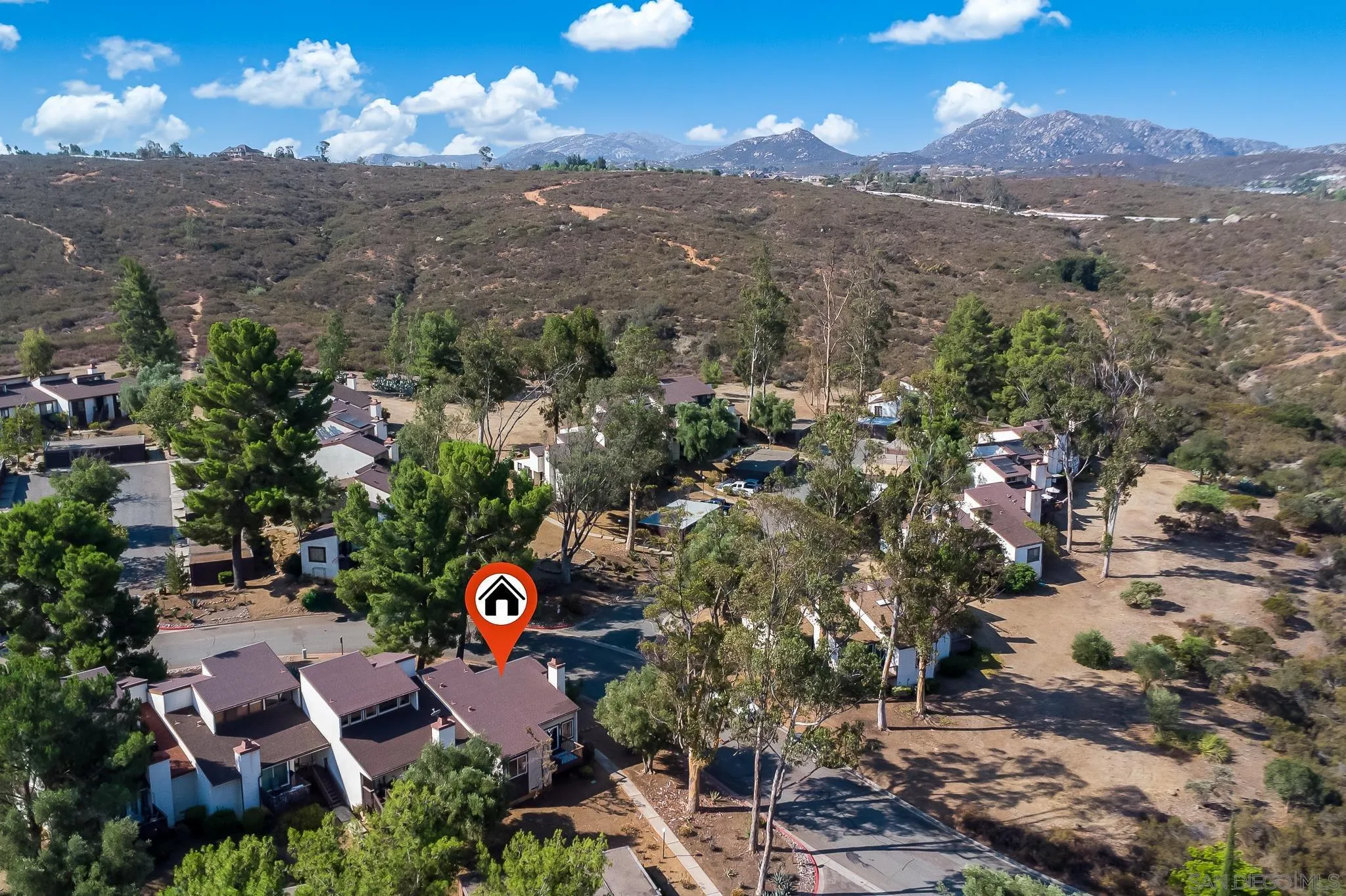 https://cdn.realtyfeed.com/cdn/127/250036324/77c75d7530c5947240831d677fc49127.webp