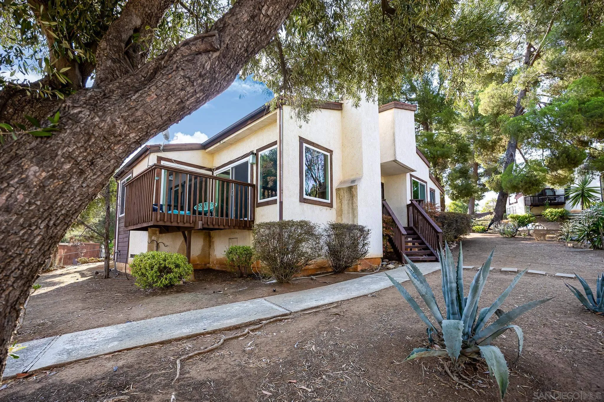 https://cdn.realtyfeed.com/cdn/127/250036324/acae1ab539a5a0d86c281c8144a7e055.webp
