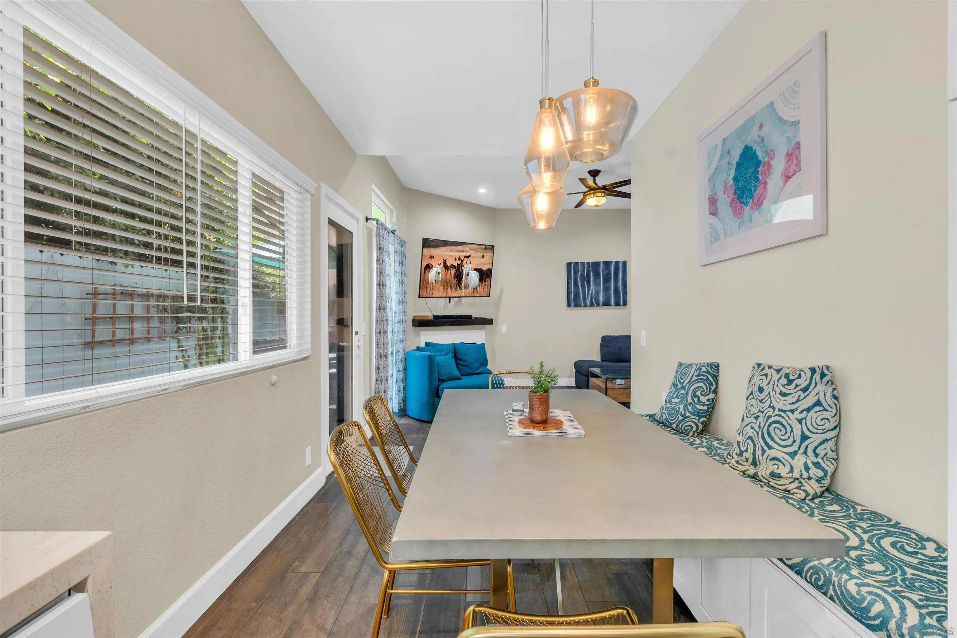 https://cdn.realtyfeed.com/cdn/127/250036325/496c941bef580342240c2d8eebe1d403.webp