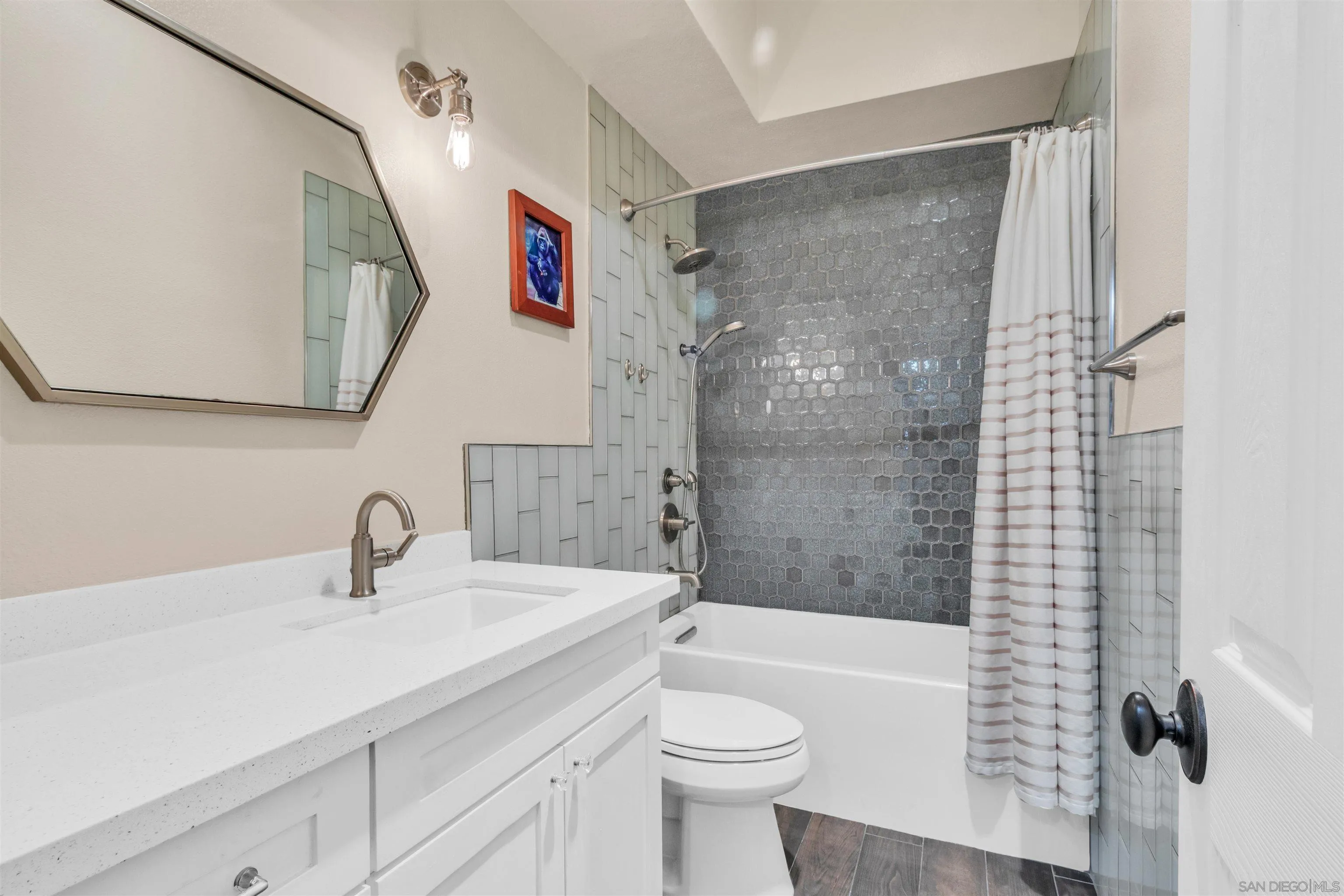 https://cdn.realtyfeed.com/cdn/127/250036325/69a08fda79b5ffc9a89ac3afc3ba1648.webp