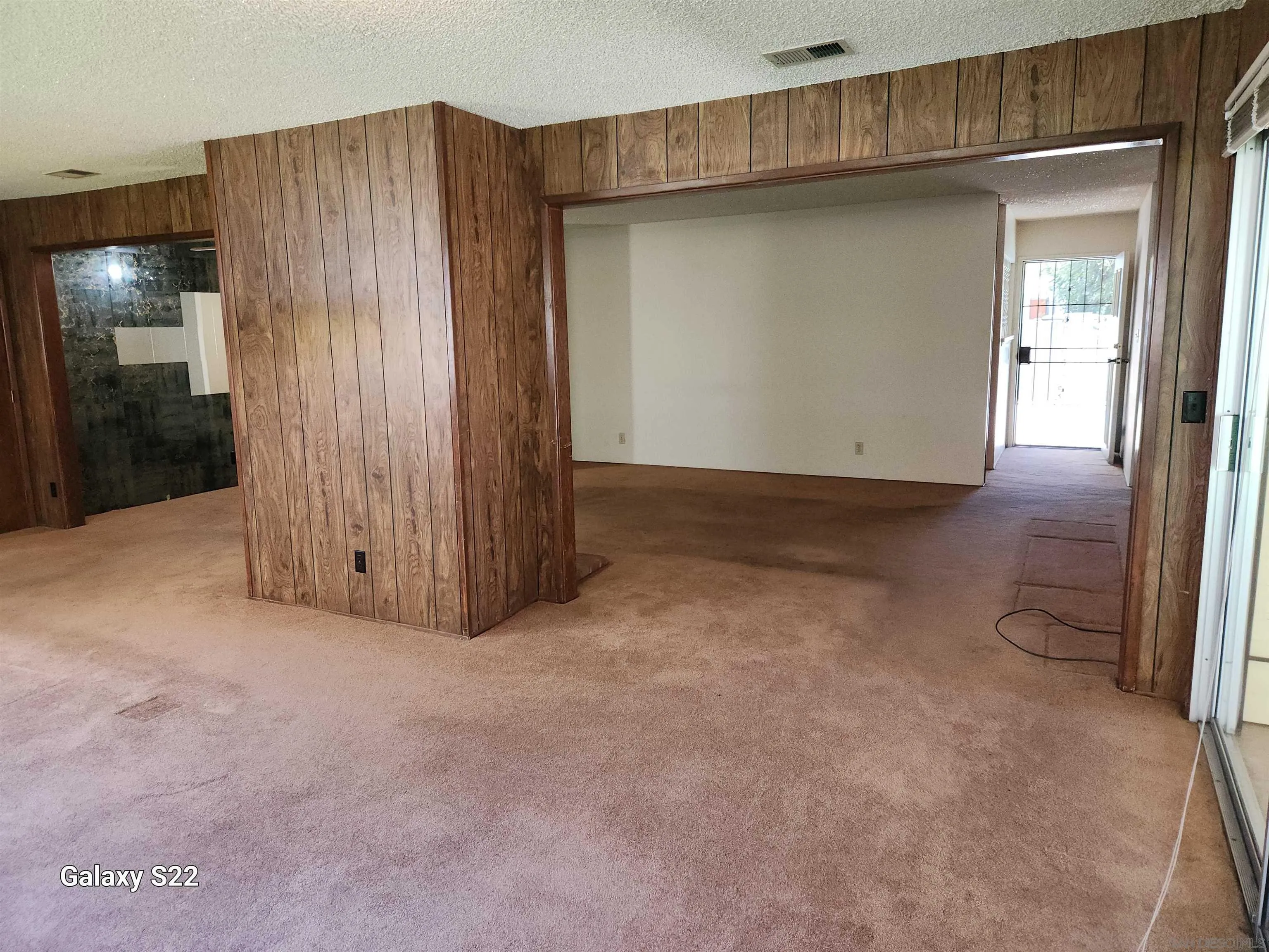 https://cdn.realtyfeed.com/cdn/127/250036326/a3a233254e7a1e595e720a29b29e0561.webp