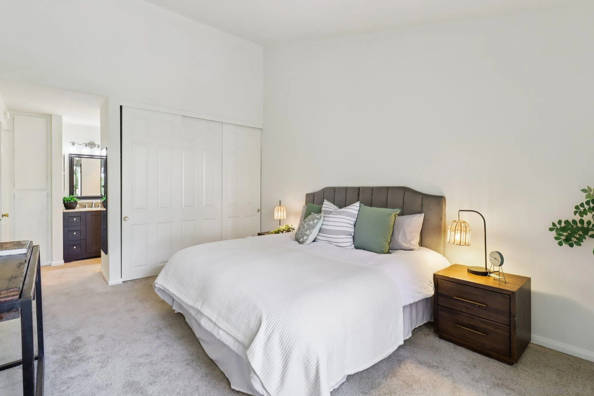 https://cdn.realtyfeed.com/cdn/127/250036327/5d1b835e9f1e0c7d161fbcb3002c59f4.webp