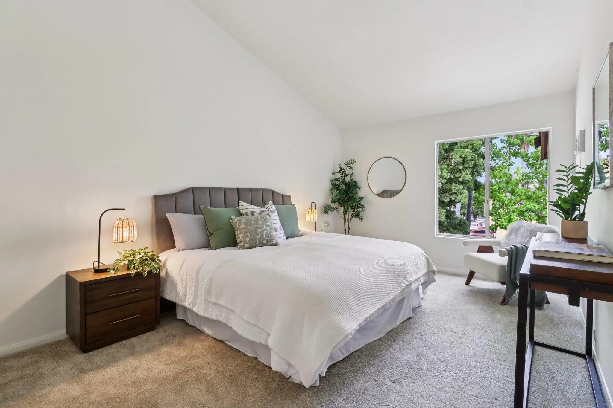 https://cdn.realtyfeed.com/cdn/127/250036327/6584cf8e1a2b1f5b6fede3d94f76ad9a.webp