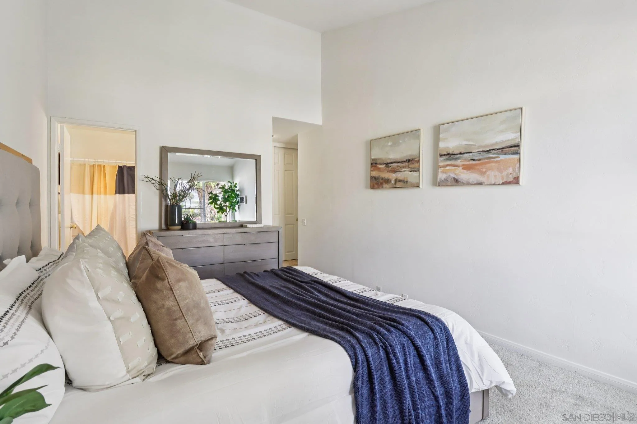 https://cdn.realtyfeed.com/cdn/127/250036327/758da57eb2fb86e017791bebd5f08232.webp