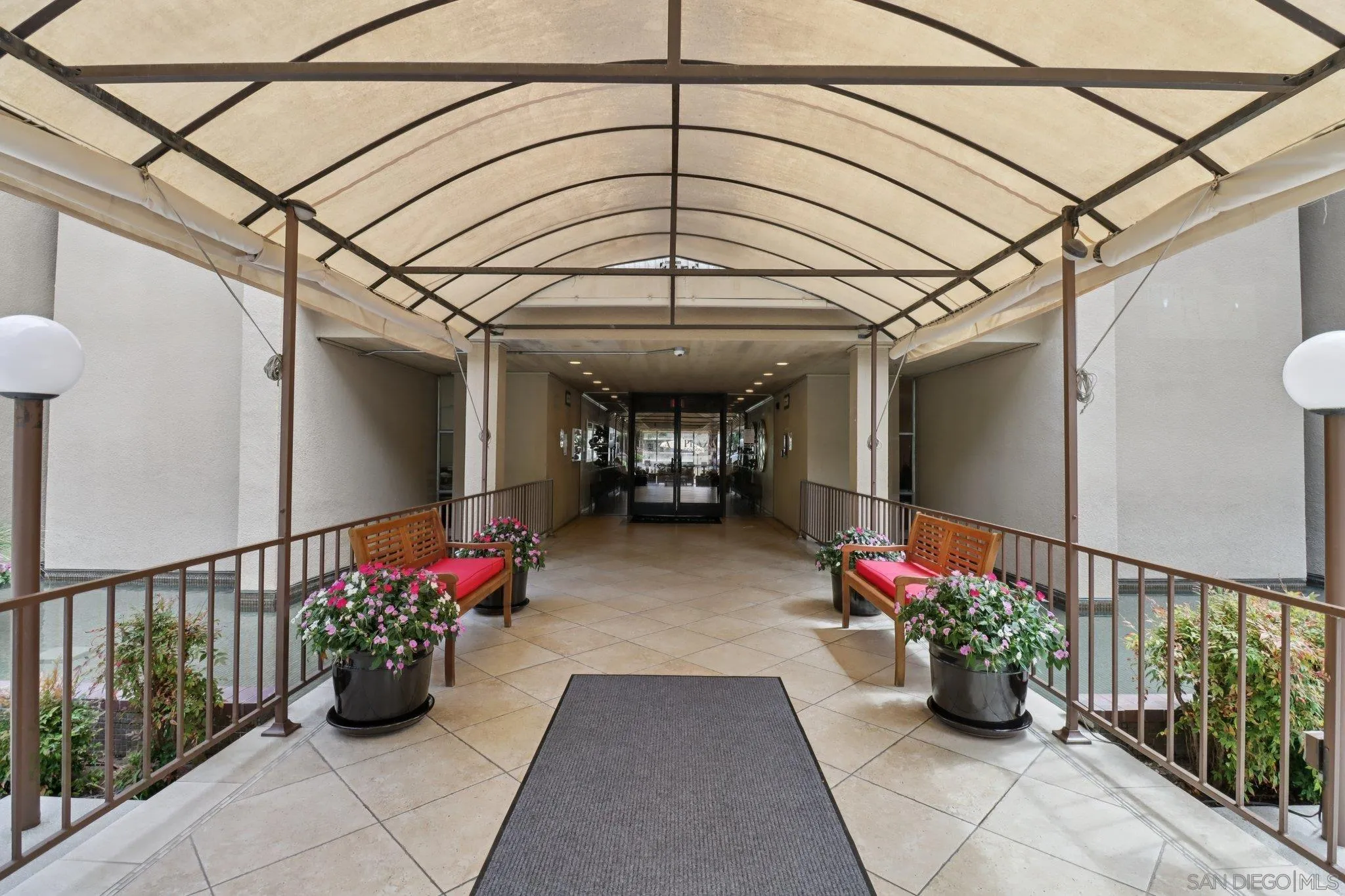 https://cdn.realtyfeed.com/cdn/127/250036327/81227555e150336c294f07ee06d420c2.webp