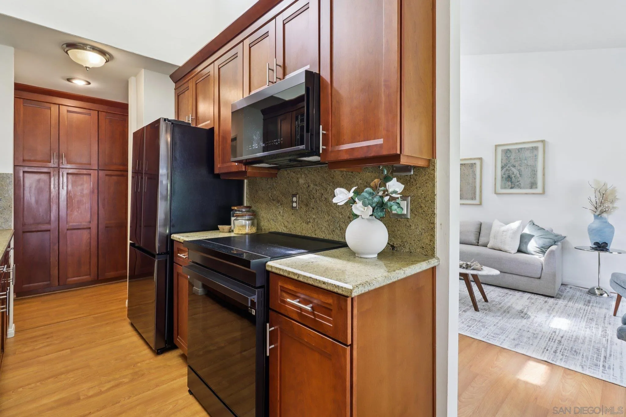 https://cdn.realtyfeed.com/cdn/127/250036327/9e99a37b9f6c3b3abac9ae2438534dba.webp