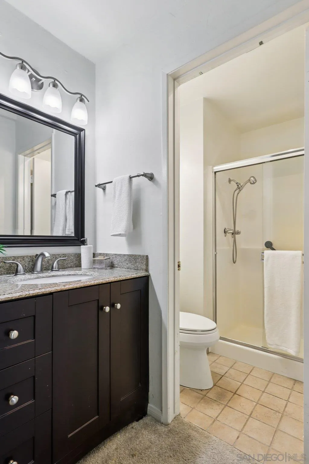 https://cdn.realtyfeed.com/cdn/127/250036327/aa1d2edfdb8f880ac39034ba8dc43f95.webp