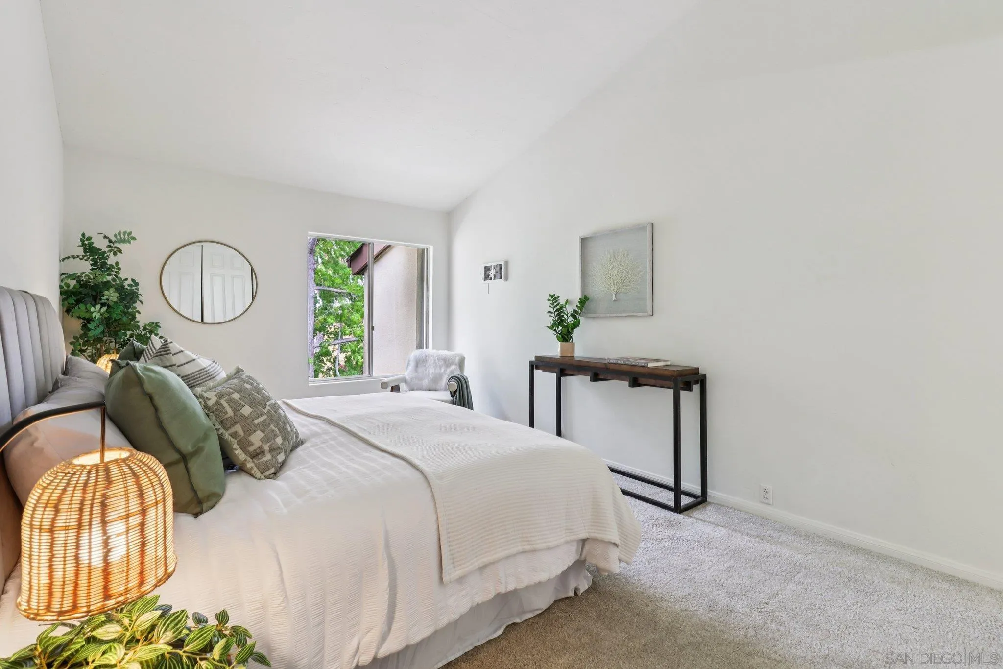 https://cdn.realtyfeed.com/cdn/127/250036327/ff7d461603669eccd9b0b7da4219f9f6.webp