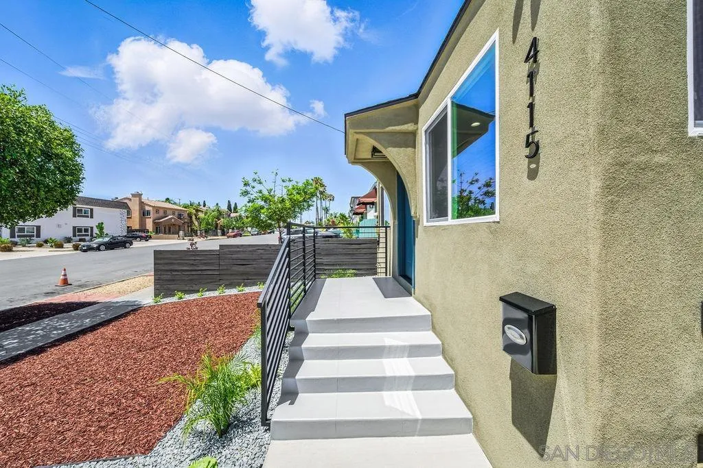 https://cdn.realtyfeed.com/cdn/127/250036329/41cd114846aa6476e4f313604ce43c01.webp
