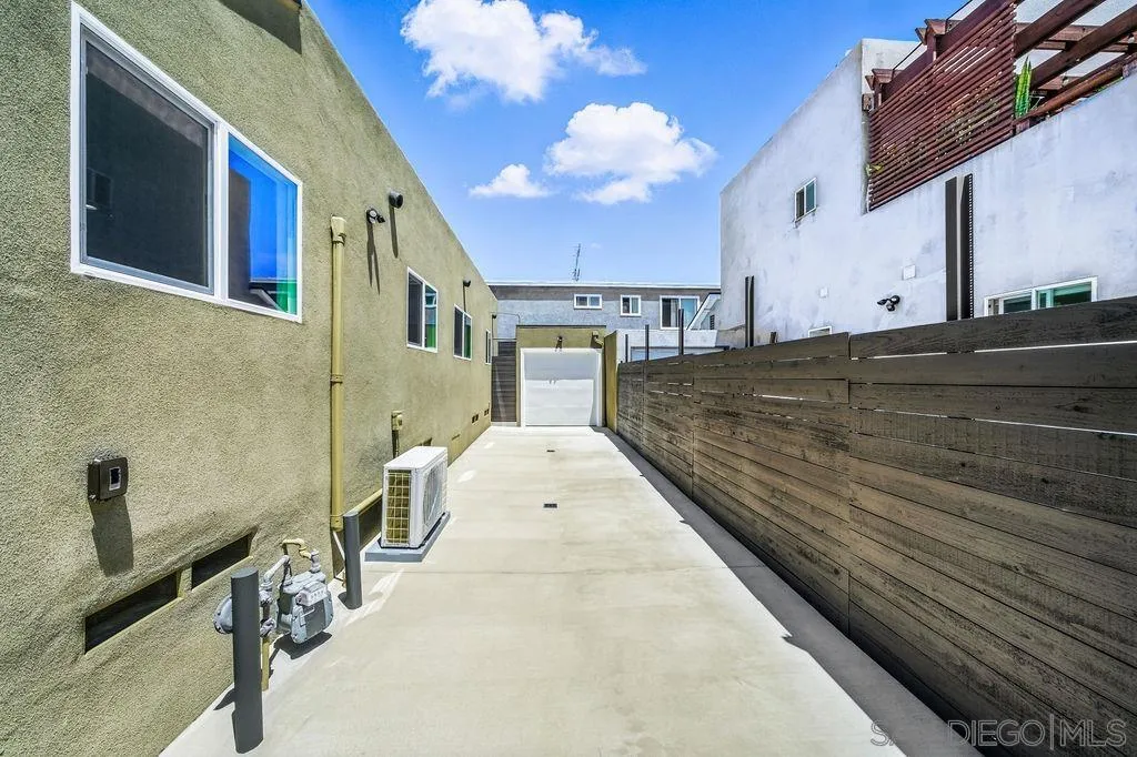 https://cdn.realtyfeed.com/cdn/127/250036329/728e5cf8c594fb01735328059a162583.webp