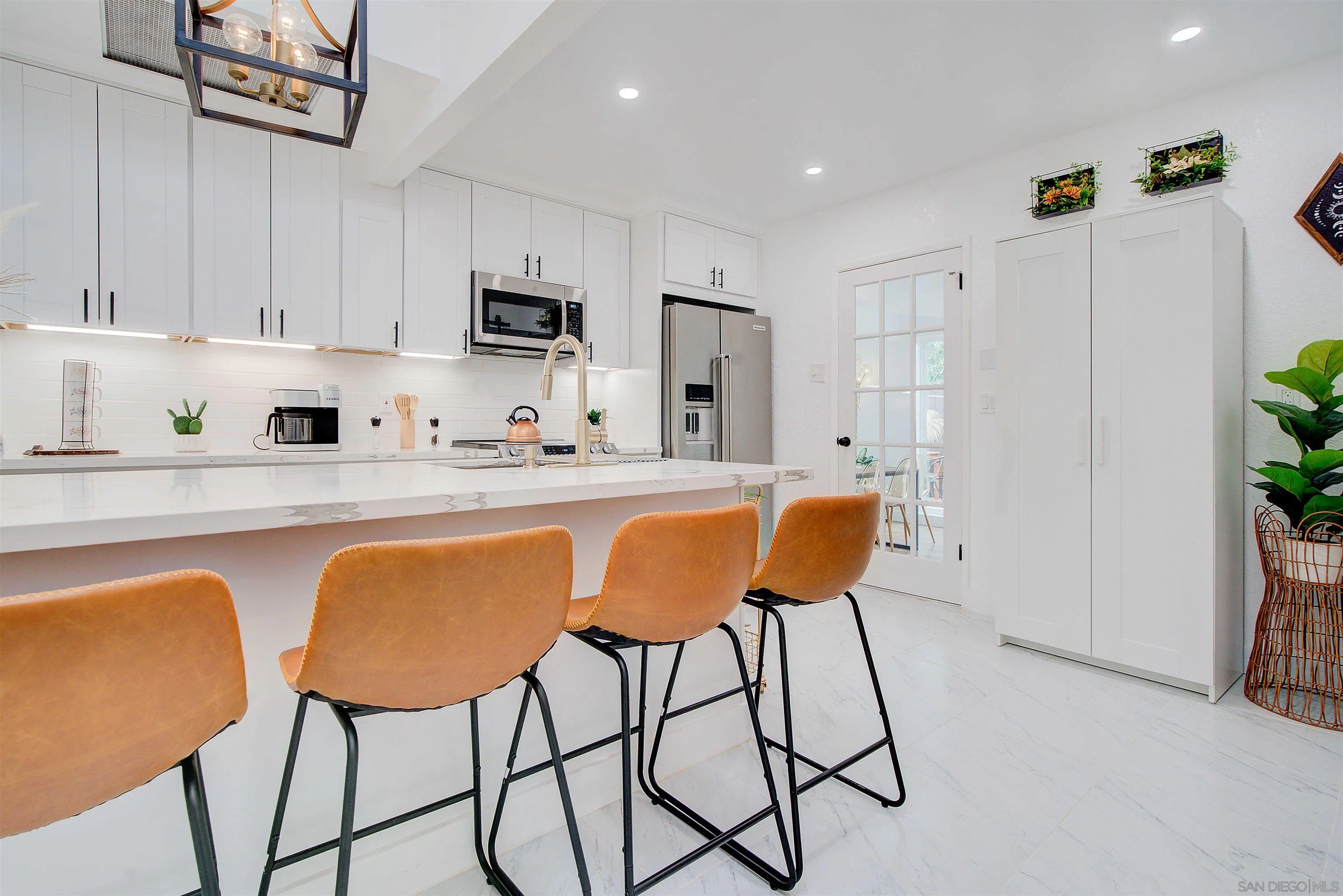 https://cdn.realtyfeed.com/cdn/127/250036330/0b2b0a7a92cea4d1673204c4b392909d.webp