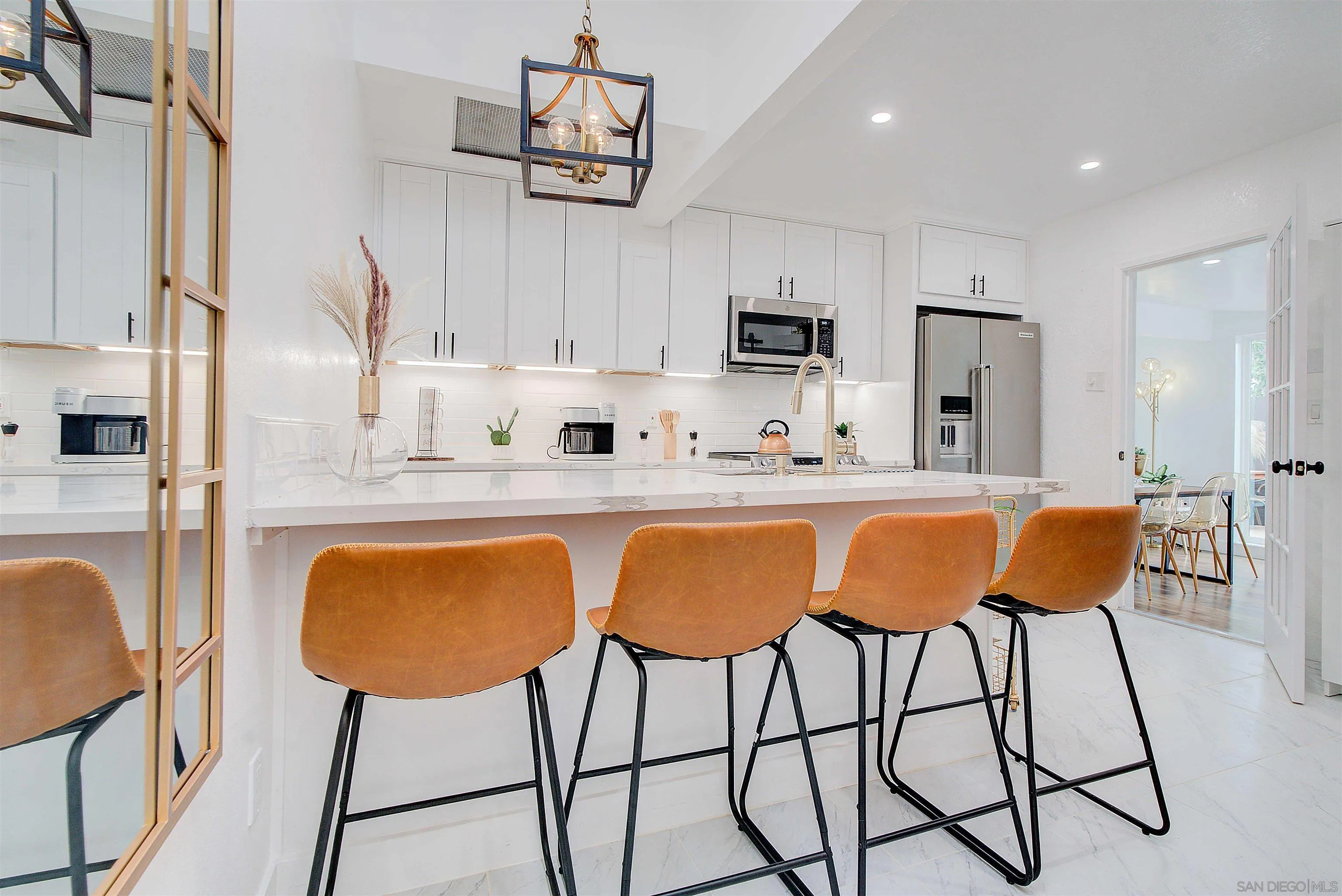https://cdn.realtyfeed.com/cdn/127/250036330/3721b80461096b260ba2e2d5b281dd42.webp