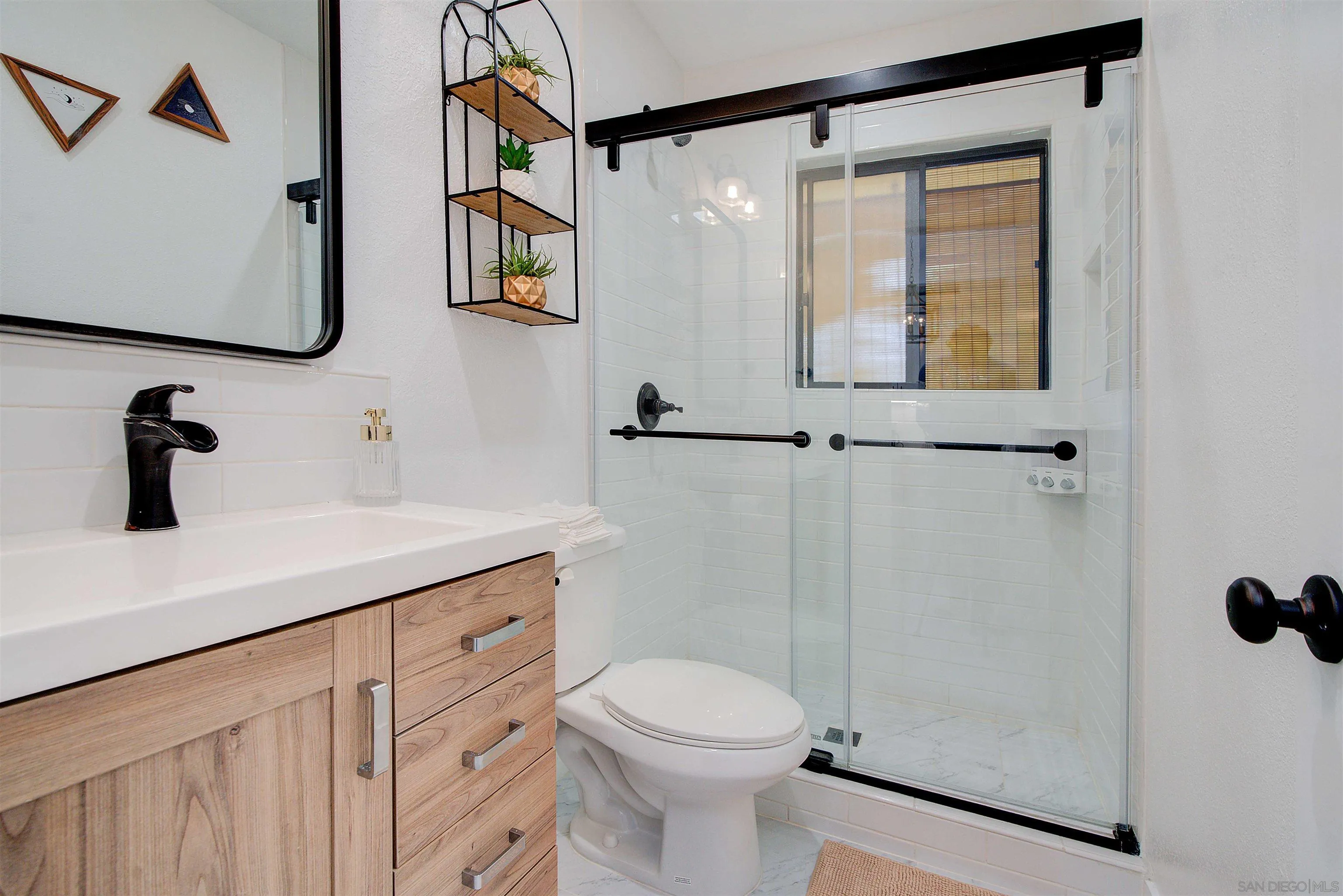 https://cdn.realtyfeed.com/cdn/127/250036330/f801ef758bbfed7270e1e6c65b2493b3.webp