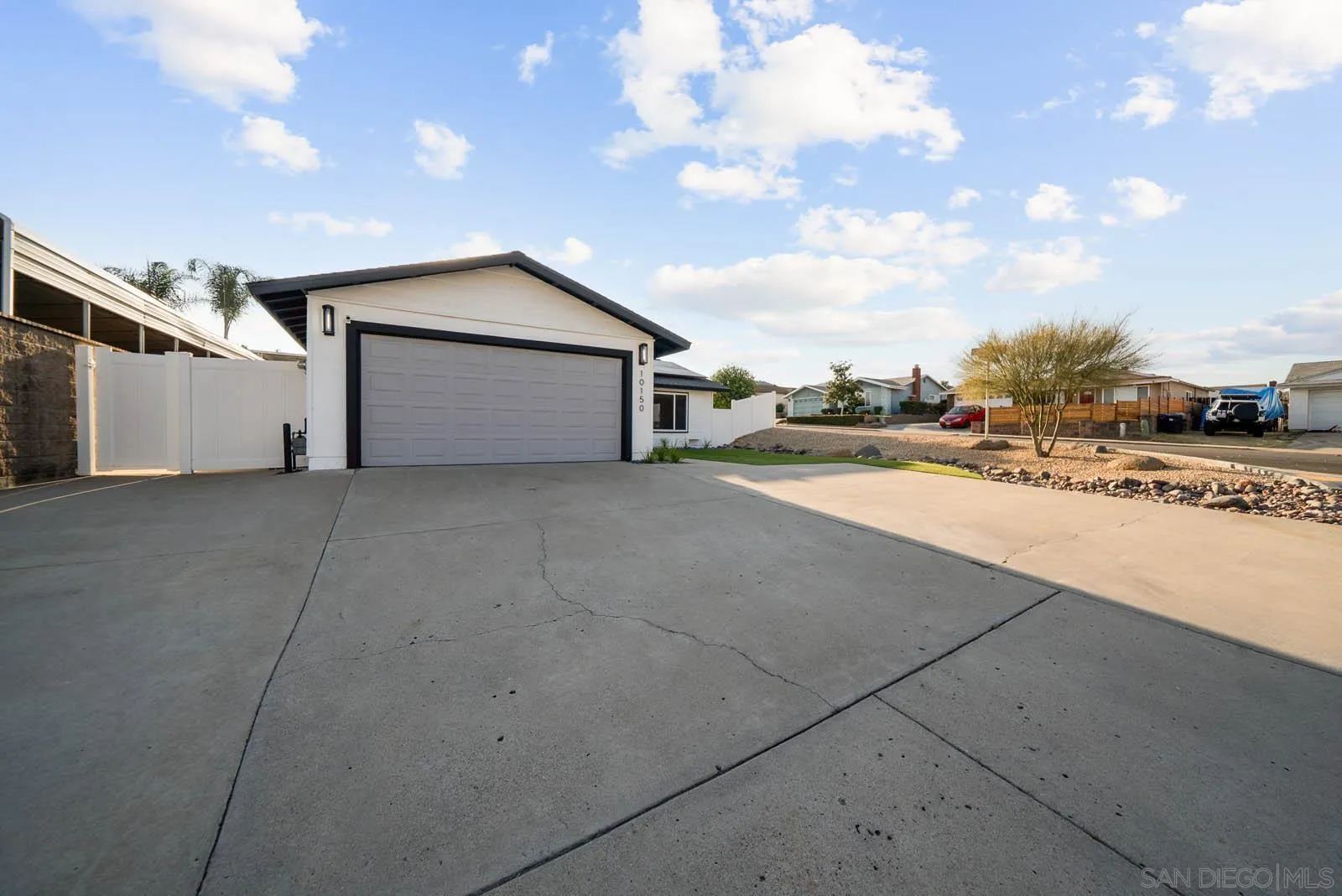 https://cdn.realtyfeed.com/cdn/127/250036332/0e471a9f4860651f7124fe550e66e924.webp