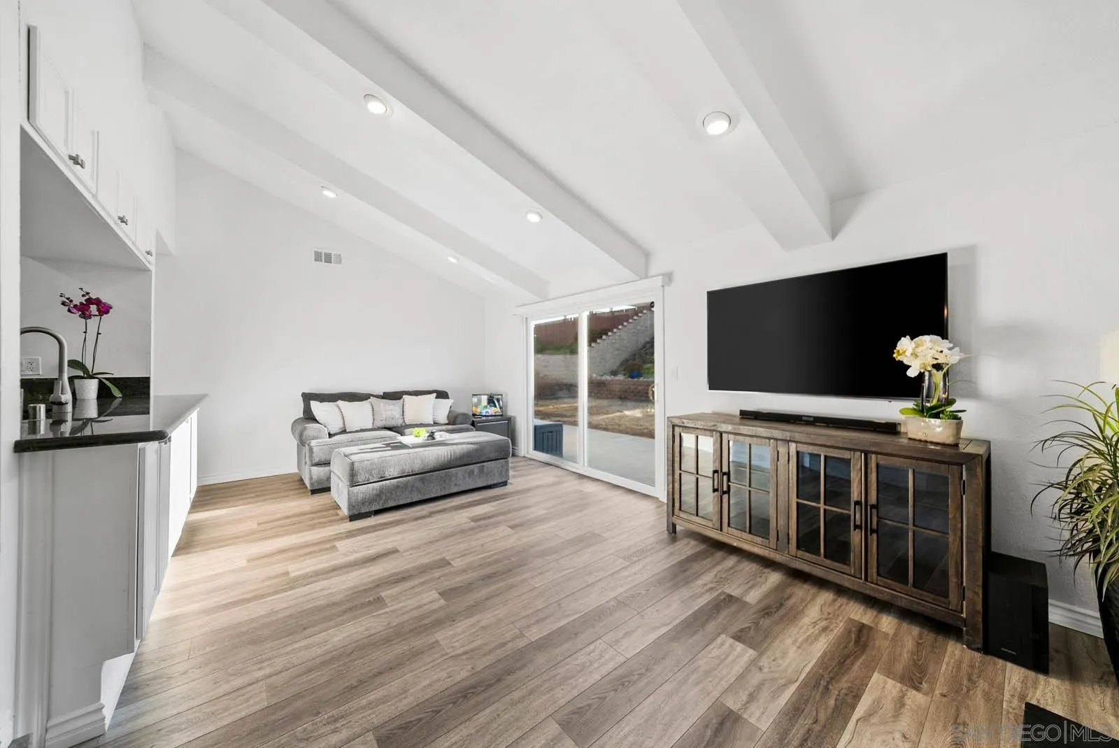 https://cdn.realtyfeed.com/cdn/127/250036332/1b05cf3f6f1b252fe530d3289ce57ed6.webp