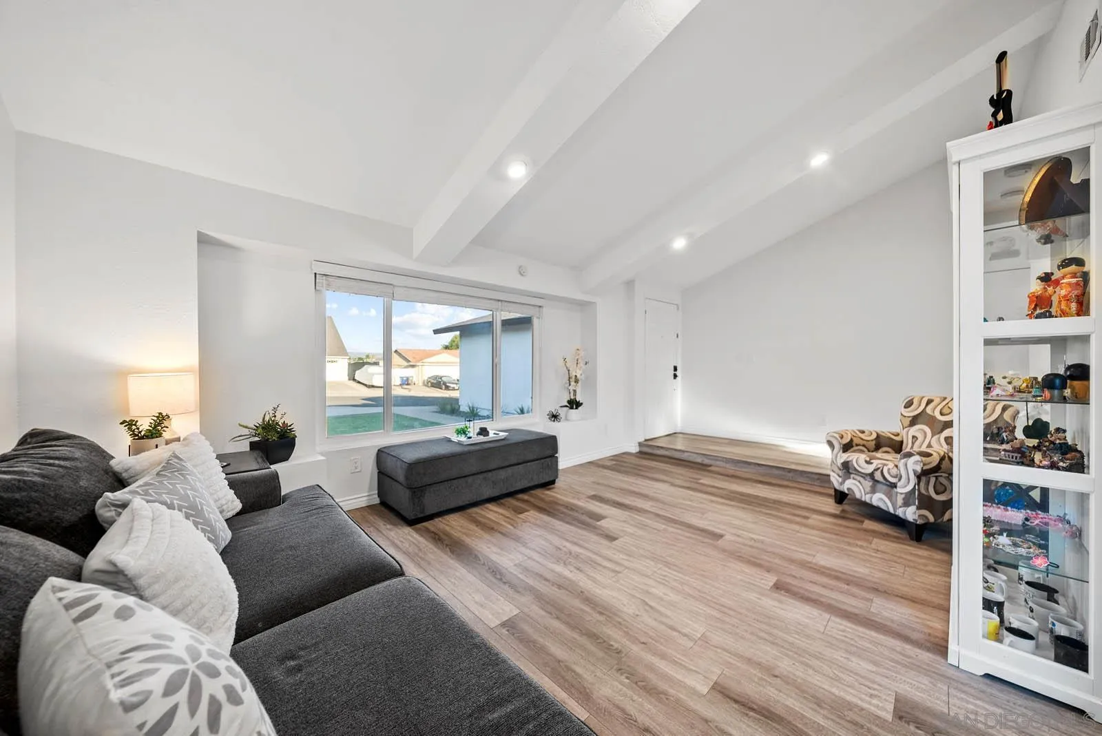 https://cdn.realtyfeed.com/cdn/127/250036332/8ac891bca2bed8e17e43bf08f87e1170.webp