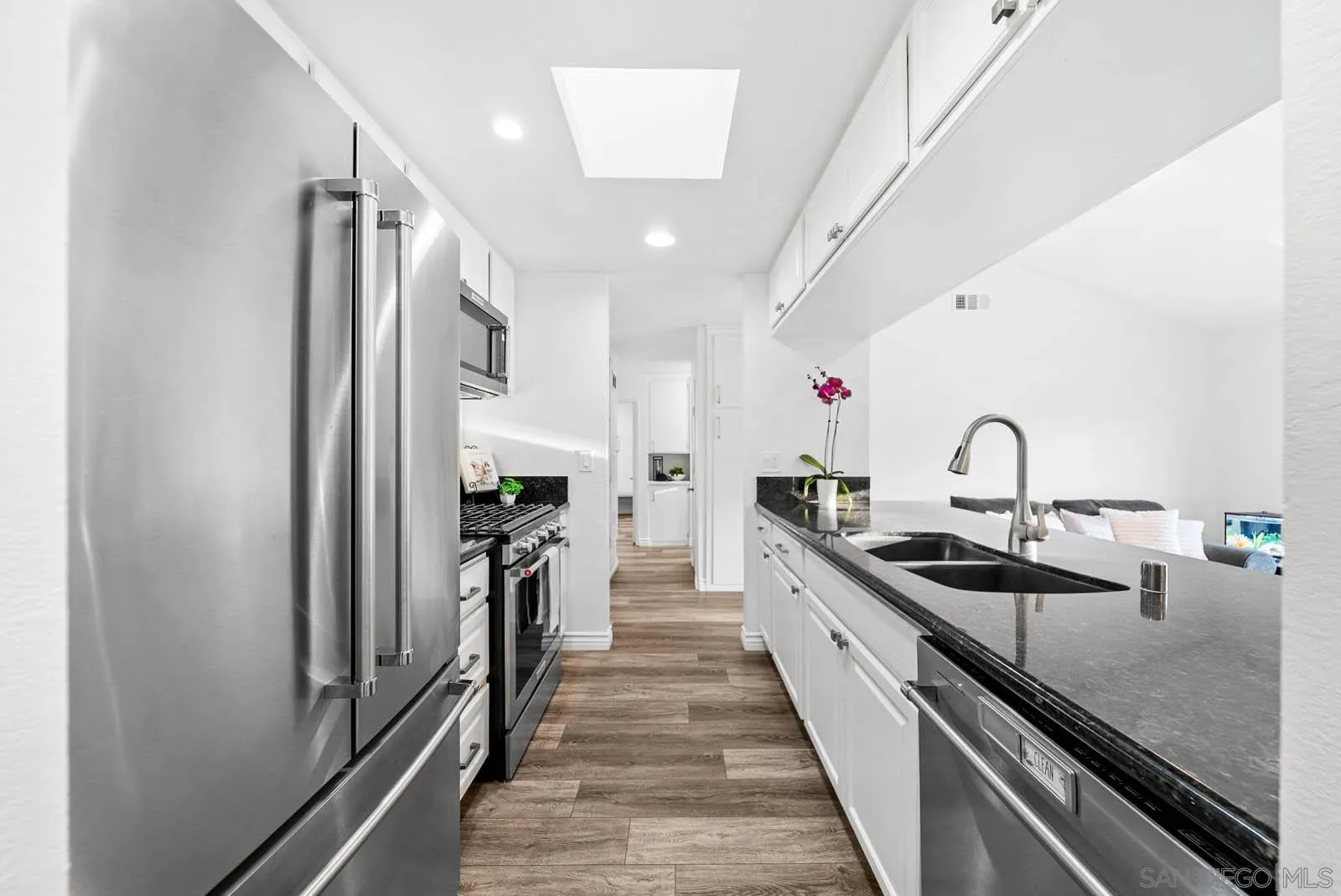https://cdn.realtyfeed.com/cdn/127/250036332/a3b3fa523dd149383e9758a3a594cf7c.webp