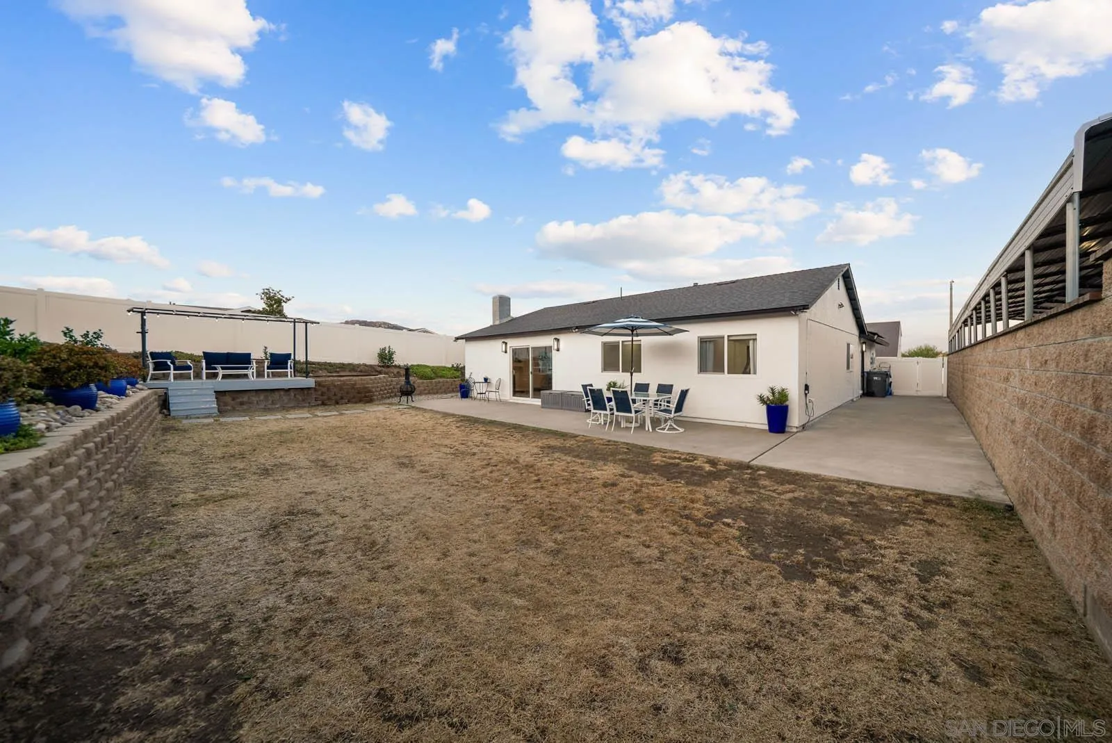 https://cdn.realtyfeed.com/cdn/127/250036332/eff48ee52bd6815a7d5640260b4898da.webp