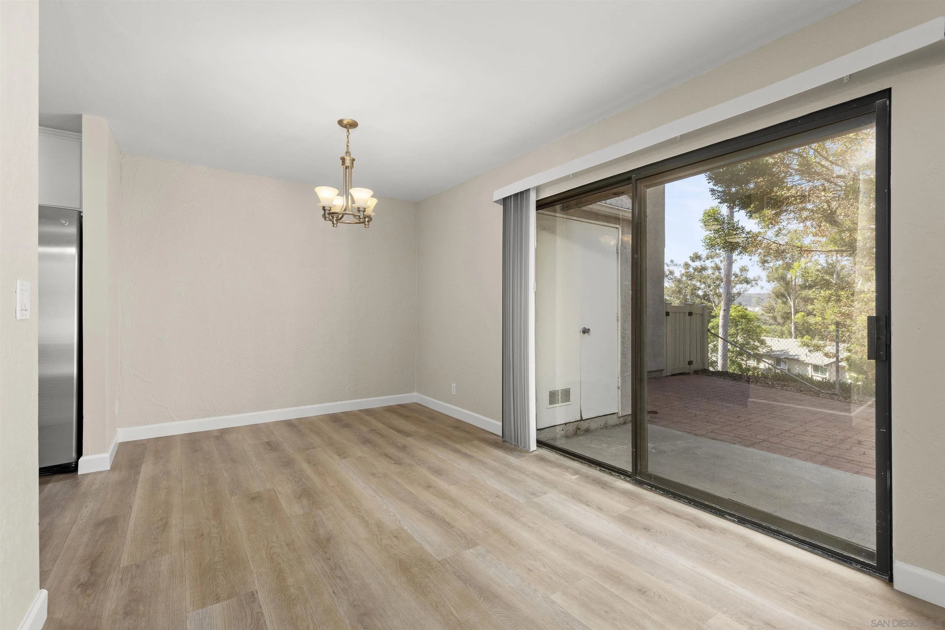 https://cdn.realtyfeed.com/cdn/127/250036333/1937103320bd96f1cc560eb580808c13.webp