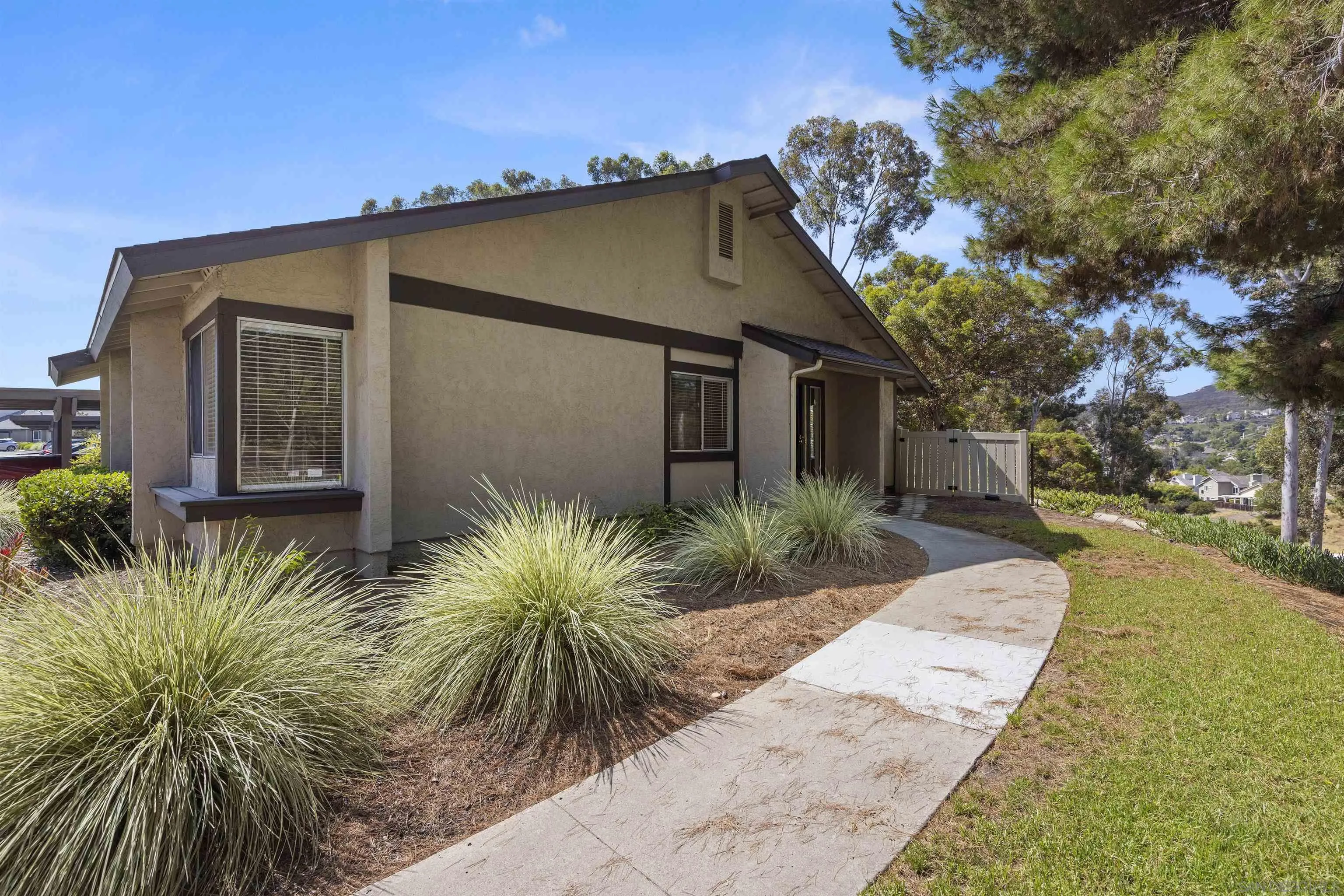 https://cdn.realtyfeed.com/cdn/127/250036333/240b70b0d4431b128da696e6b53c84ab.webp
