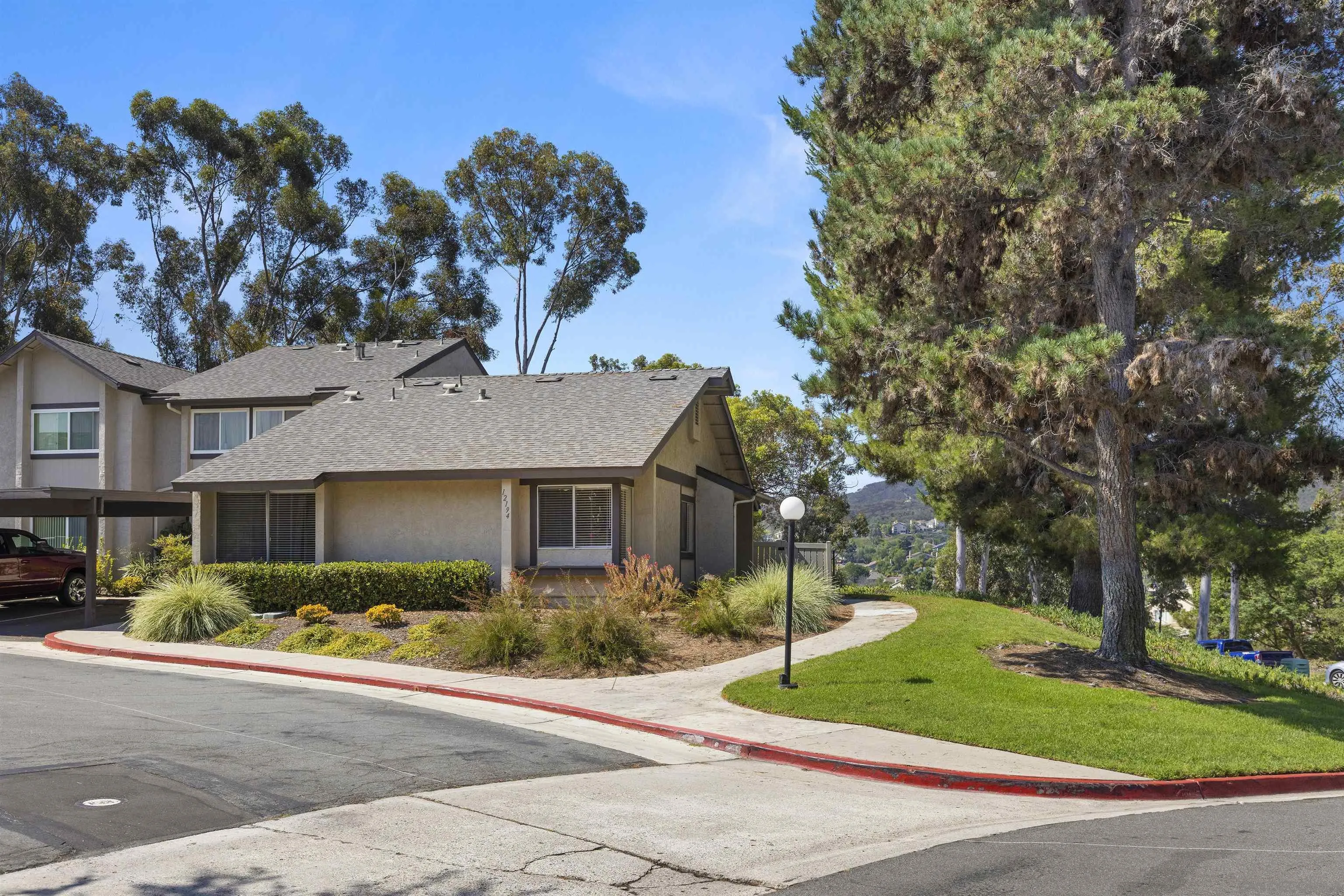 https://cdn.realtyfeed.com/cdn/127/250036333/dd3cf2679d984d9fb304c6b248faf239.webp