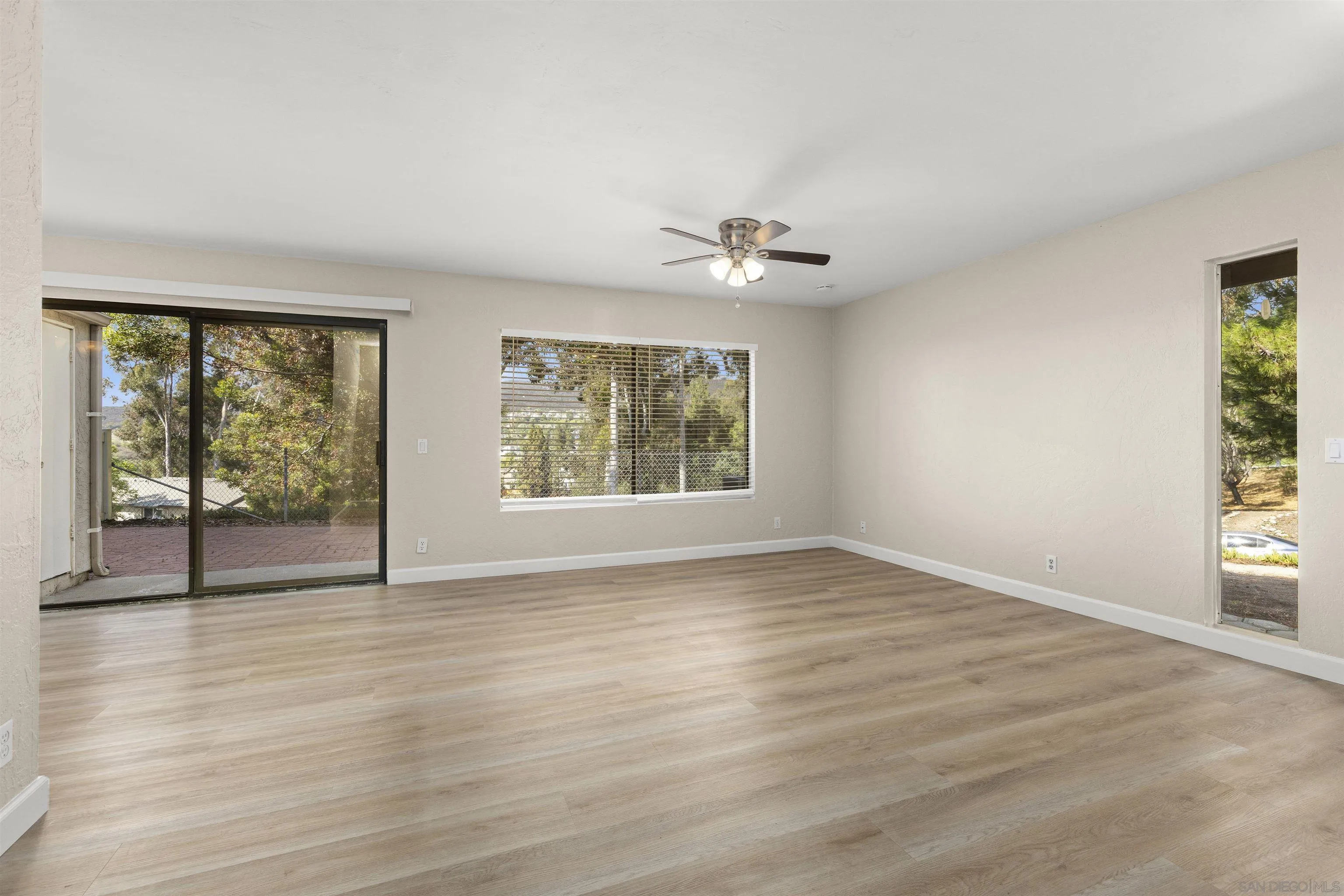 https://cdn.realtyfeed.com/cdn/127/250036333/f13a8f09a235a6e2bc73ee05ec905692.webp