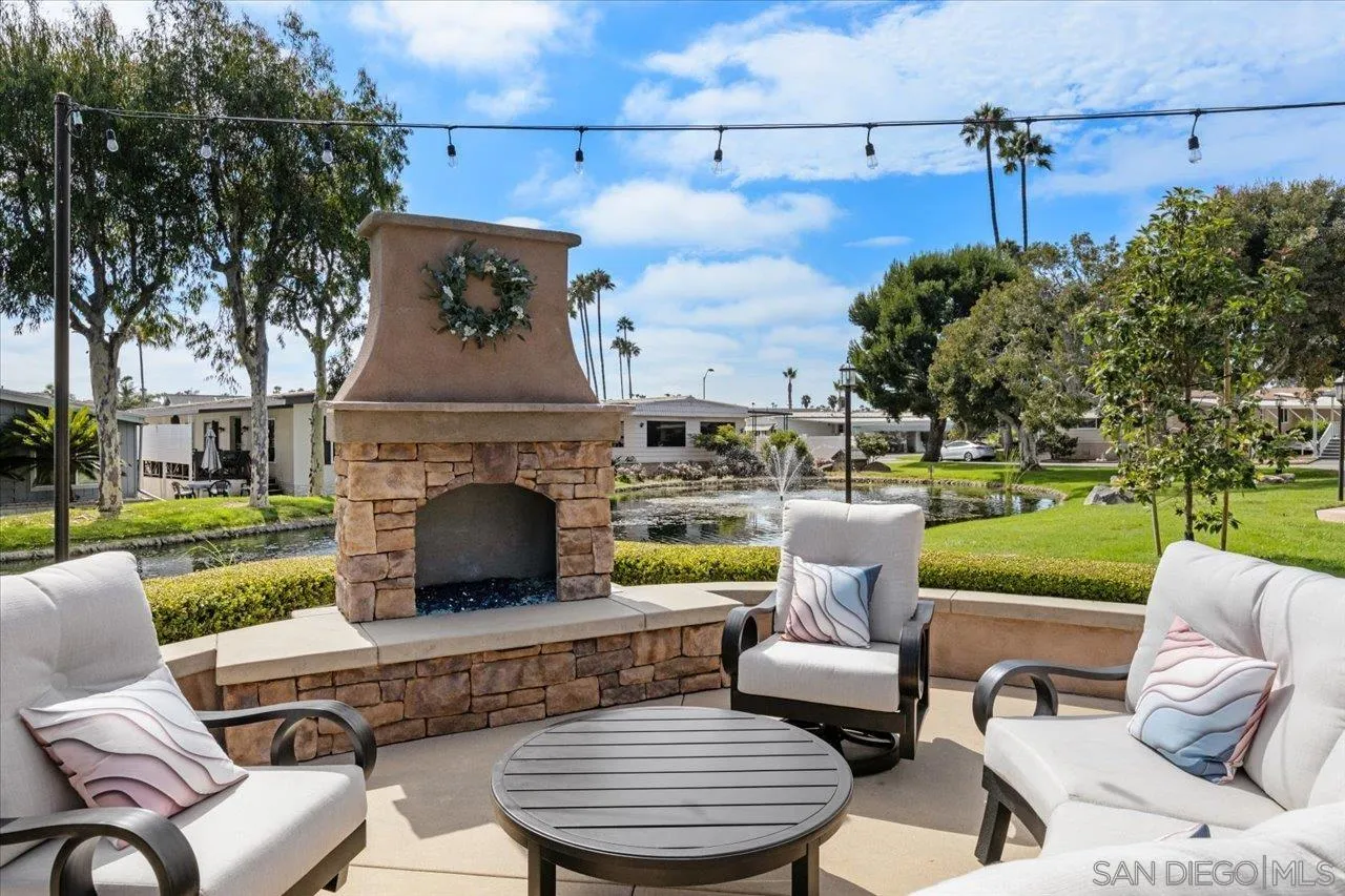 https://cdn.realtyfeed.com/cdn/127/250036335/bc5aaefd1a4164853eb51f44228324f7.webp
