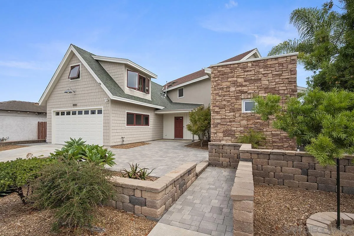 https://cdn.realtyfeed.com/cdn/127/250036336/7690c45bac5adaebbbb71790ae1086f3.webp