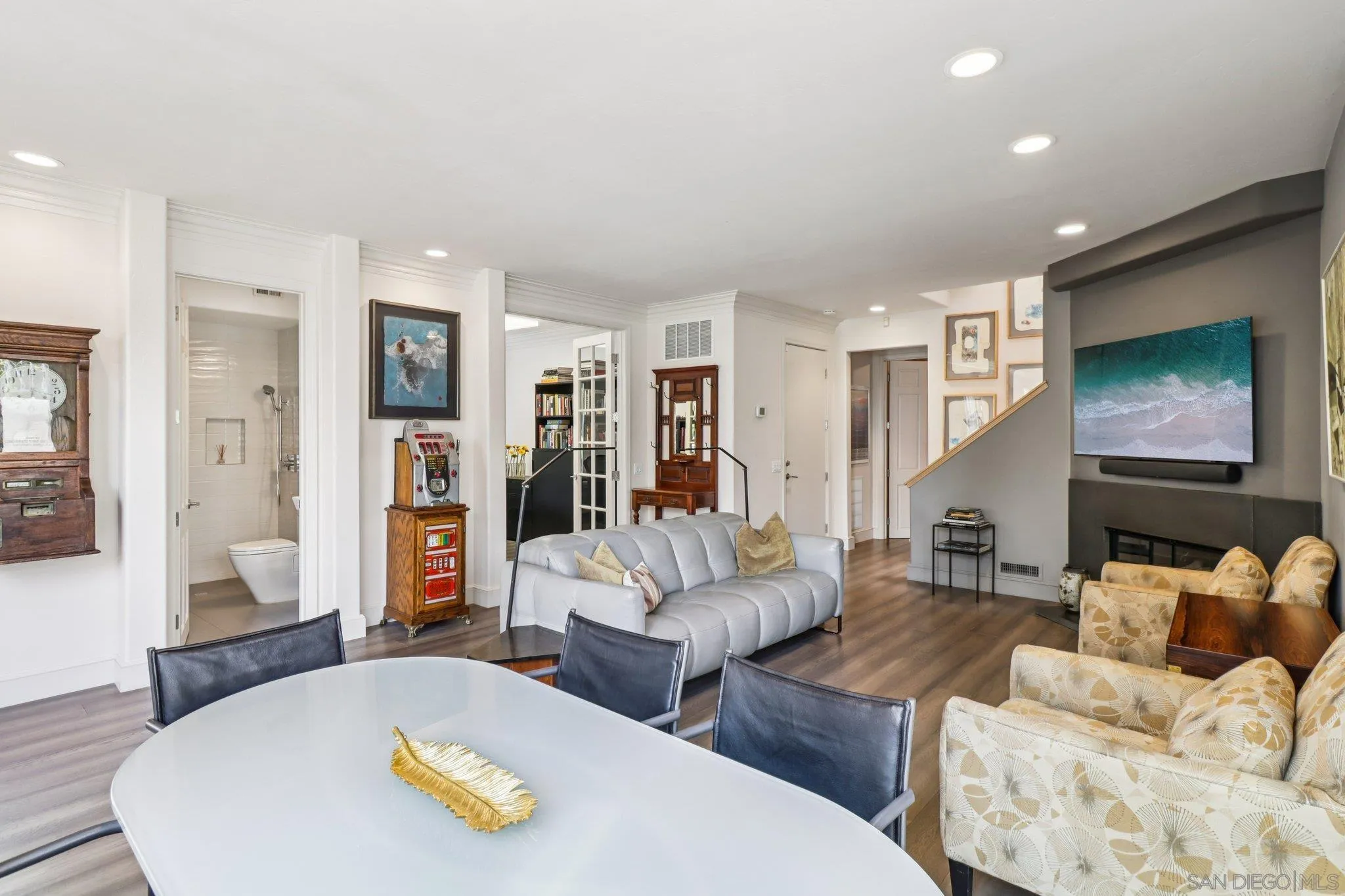 https://cdn.realtyfeed.com/cdn/127/250036338/255b34ab4d0fb2a9b8c2fc527165e5f1.webp