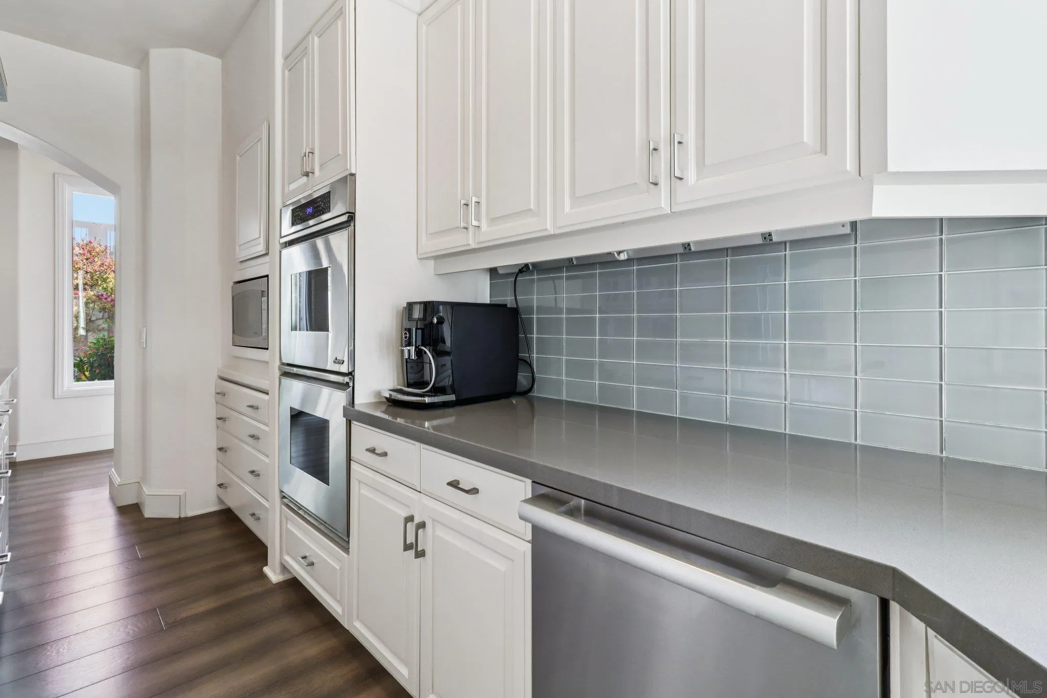 https://cdn.realtyfeed.com/cdn/127/250036338/8b8c95bfb6fdf80b68c3f616bc705497.webp