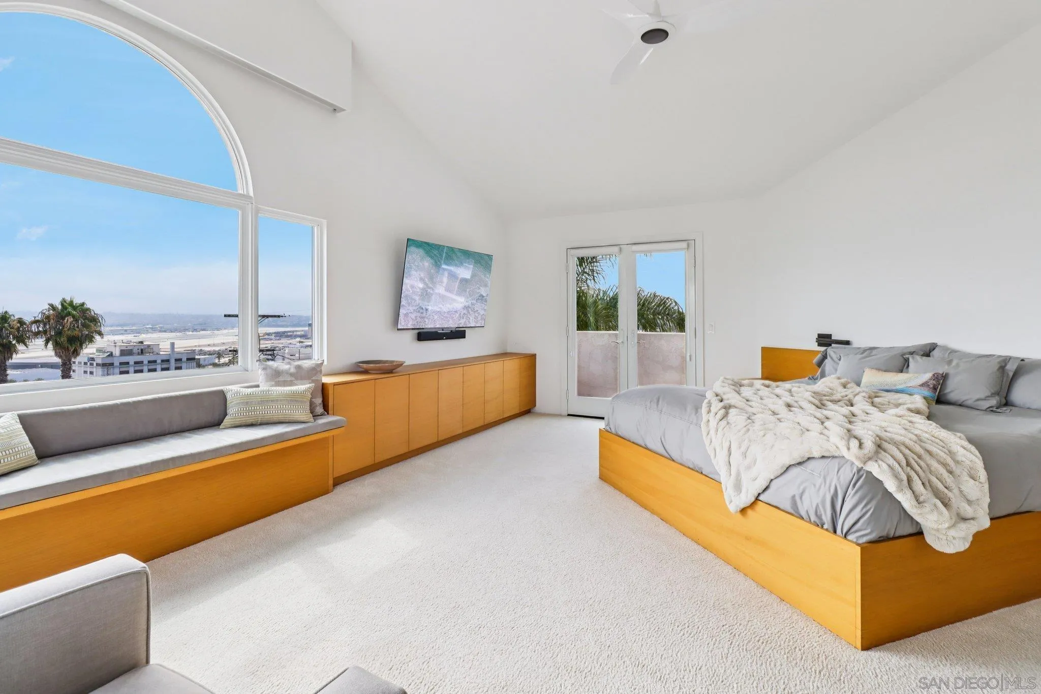 https://cdn.realtyfeed.com/cdn/127/250036338/8e03a303f686b21084c569eedbaaa149.webp