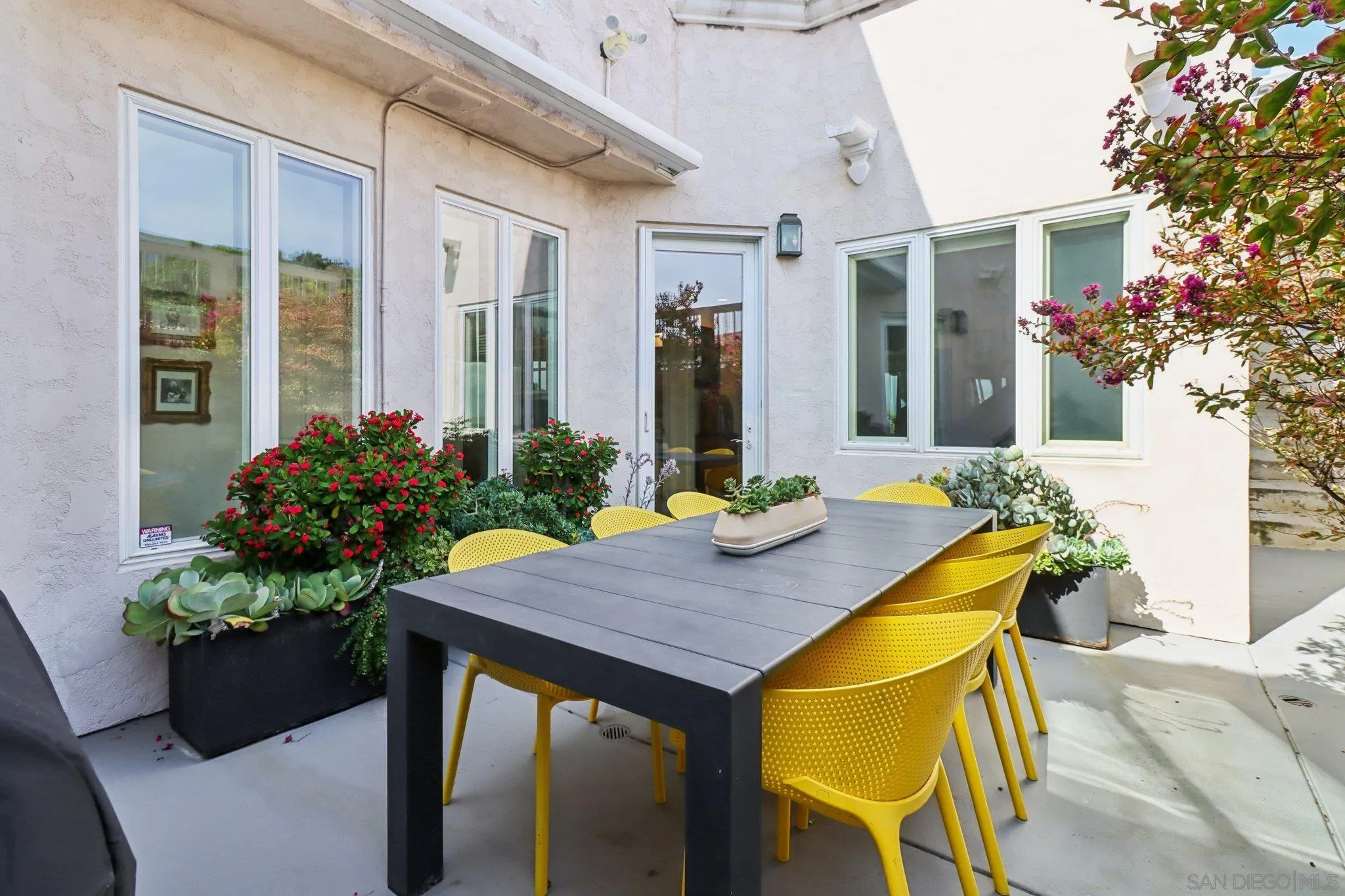 https://cdn.realtyfeed.com/cdn/127/250036338/d7e524398924feefe7d4d5f0ca8a8e97.webp