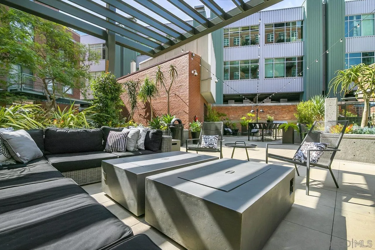 https://cdn.realtyfeed.com/cdn/127/250036340/02cbc3666e7ef1db82e980ec8c463b38.webp
