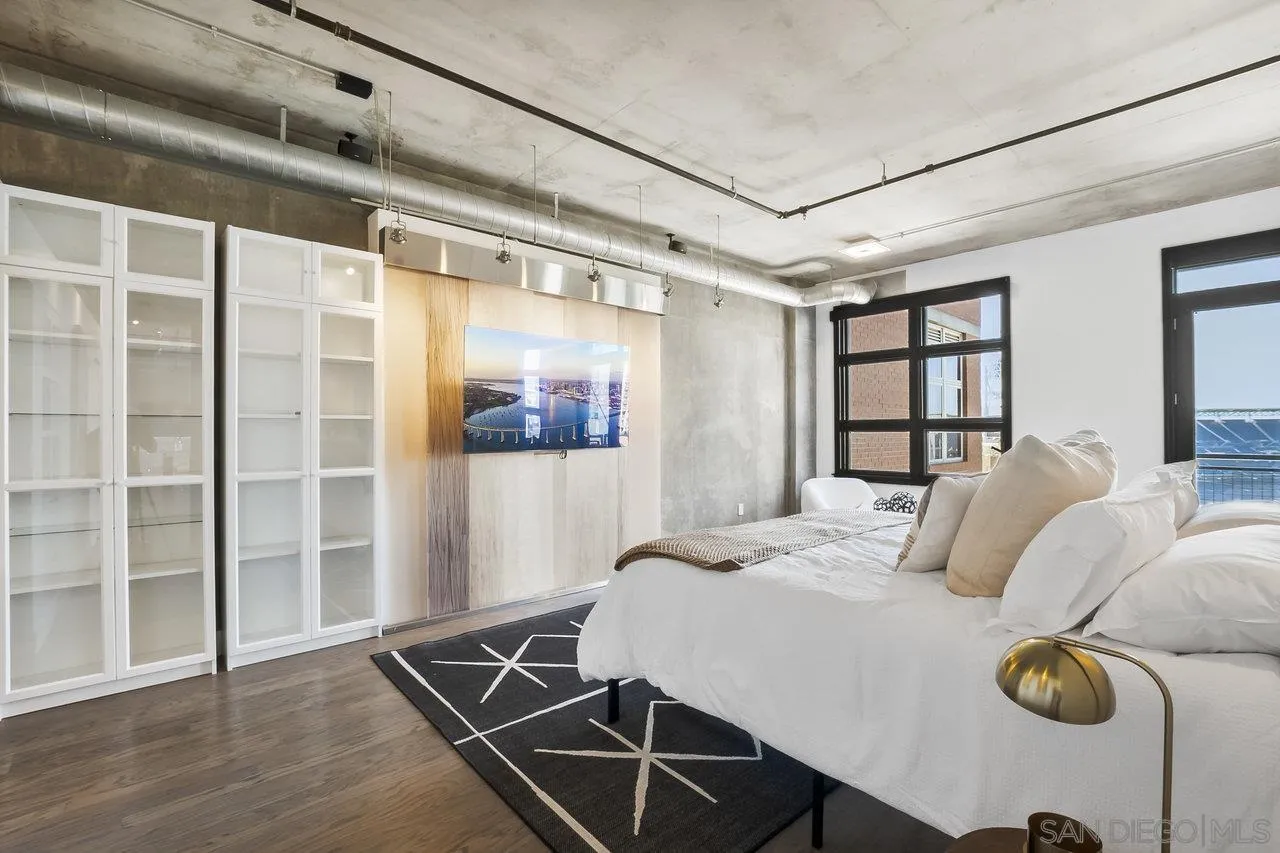 https://cdn.realtyfeed.com/cdn/127/250036340/1d7a452693921087d6dfe86fe3d34492.webp
