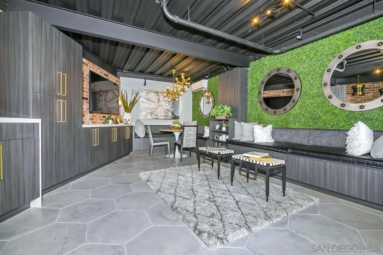 https://cdn.realtyfeed.com/cdn/127/250036340/649a61e09cc9484db9dddecad709459f.webp
