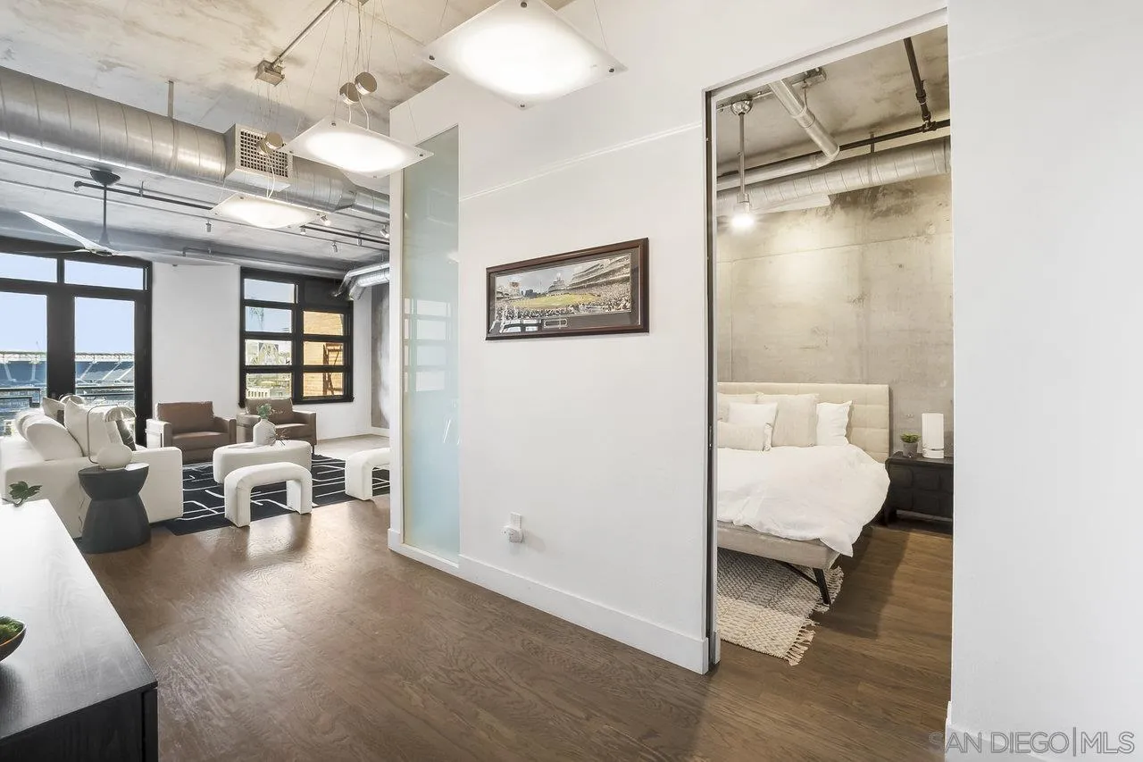 https://cdn.realtyfeed.com/cdn/127/250036340/8d27e0038c9dc8d44350f82c01283aa6.webp