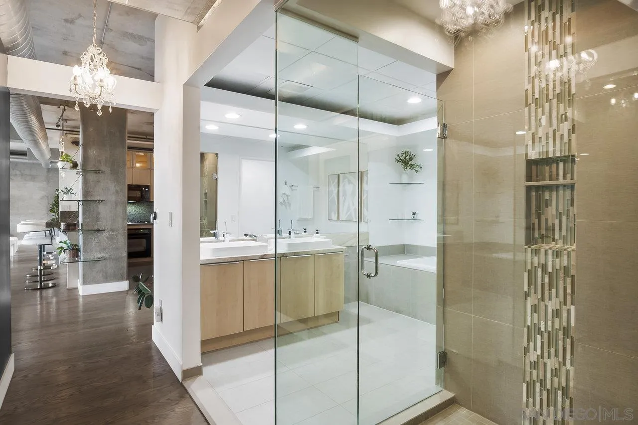 https://cdn.realtyfeed.com/cdn/127/250036340/942946b7d78101550c817de488a78186.webp