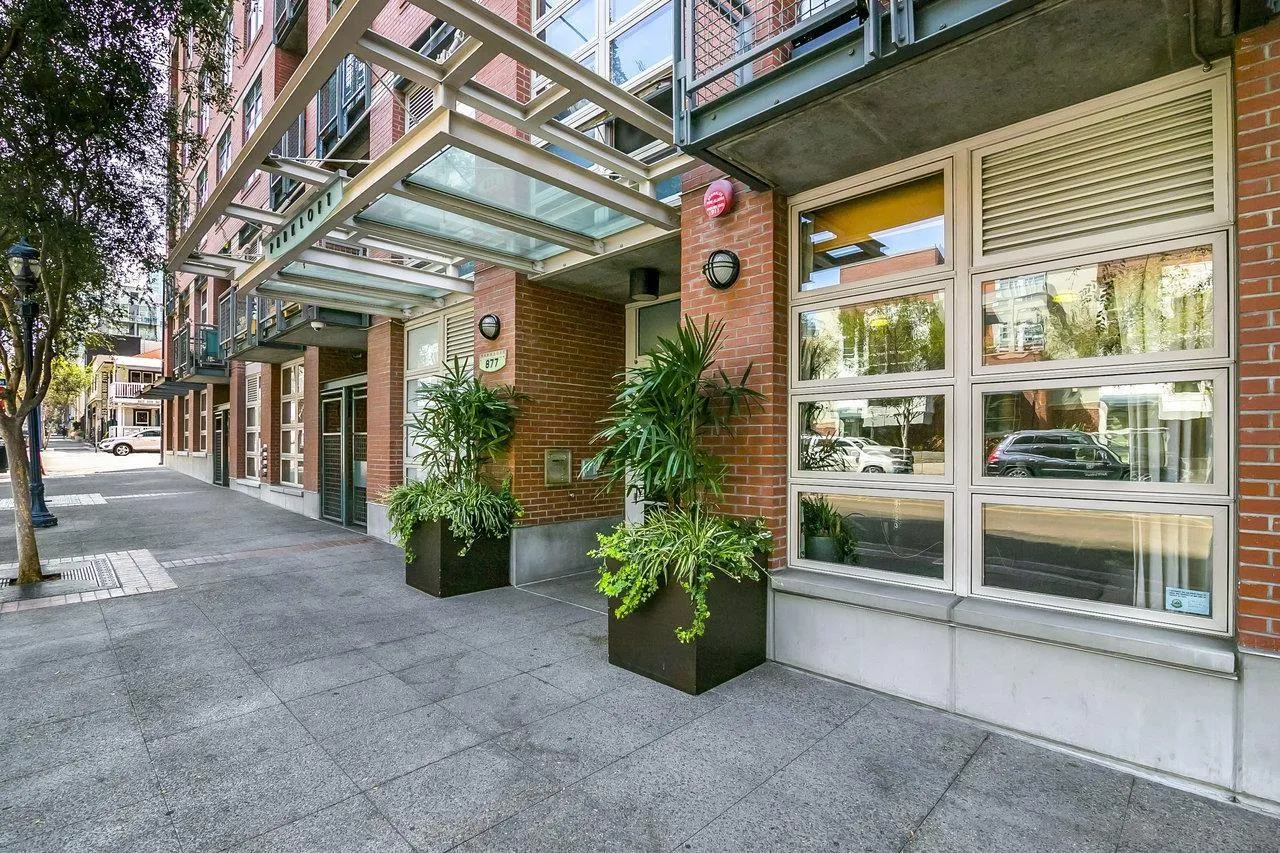https://cdn.realtyfeed.com/cdn/127/250036340/b35af24d0e21cb0c34fe5430c2c33a1a.webp