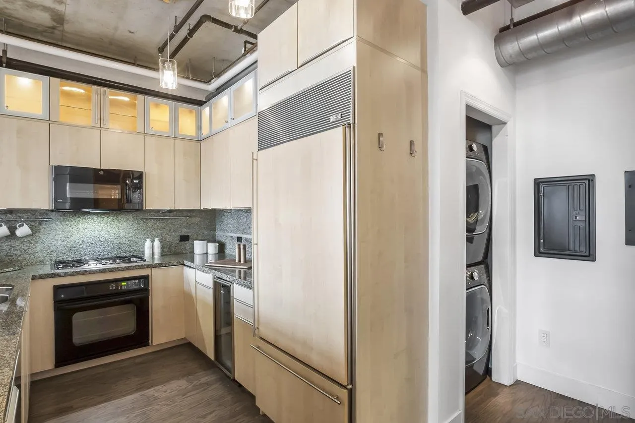 https://cdn.realtyfeed.com/cdn/127/250036340/c609c1cb54e6224359bbee4cc60a3b9a.webp