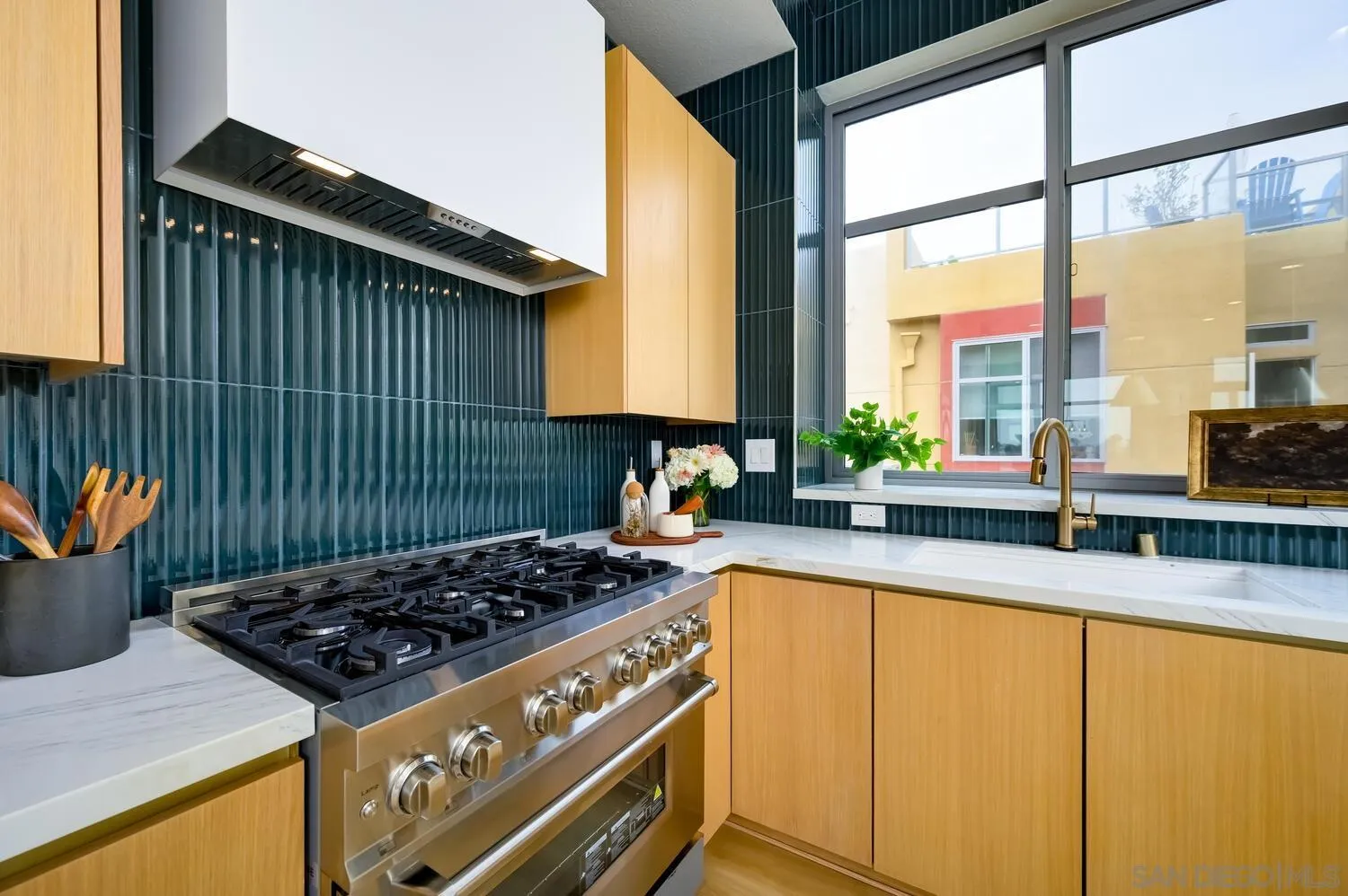 https://cdn.realtyfeed.com/cdn/127/250036344/008b2a9a2c121e343e92d01aec84ee5f.webp