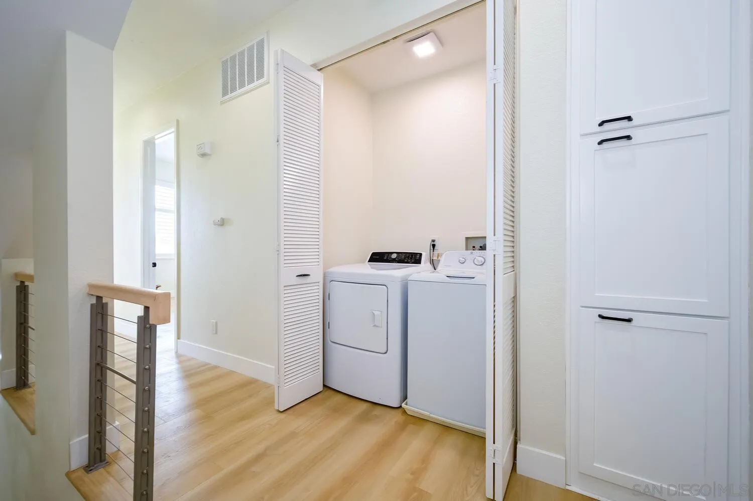 https://cdn.realtyfeed.com/cdn/127/250036344/0c72620f514cd01c824d43ad1894f523.webp