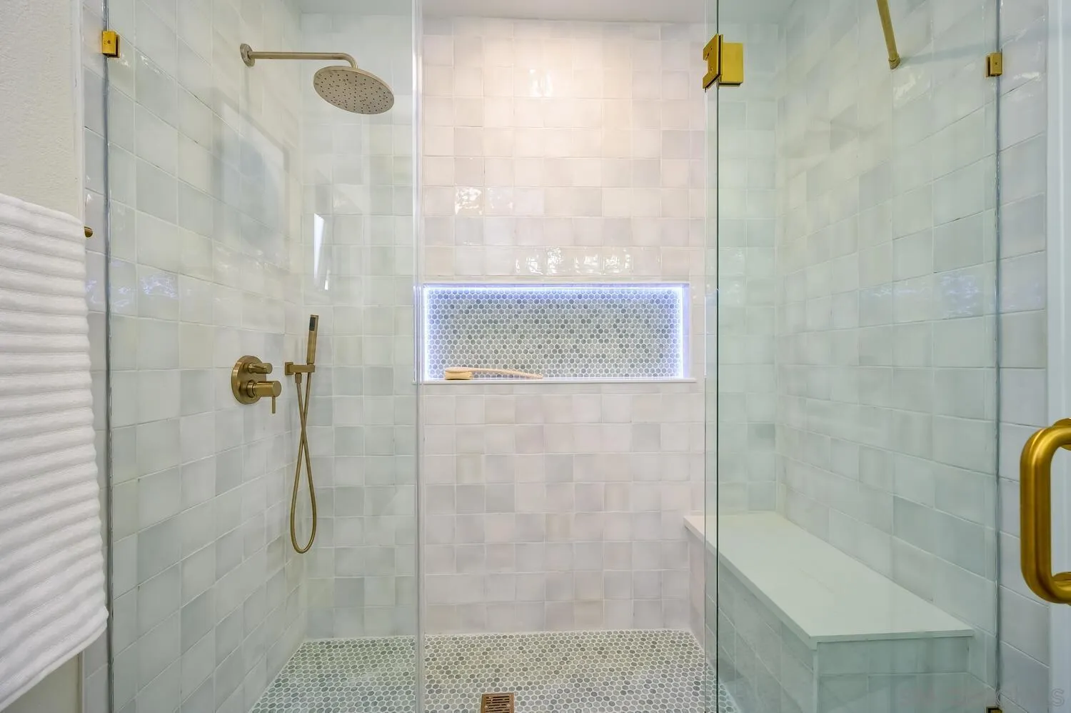 https://cdn.realtyfeed.com/cdn/127/250036344/8534e3fef31749b52587f1874b74b0f0.webp