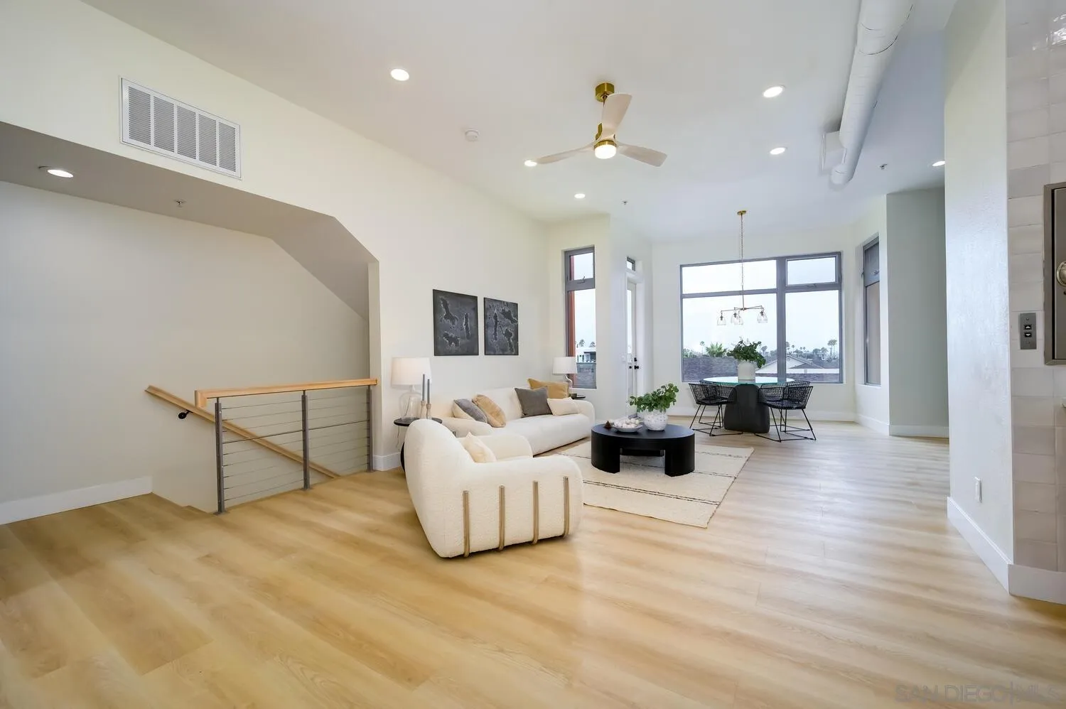 https://cdn.realtyfeed.com/cdn/127/250036344/c1109da524d415fa7aa9fff123ac6c3d.webp