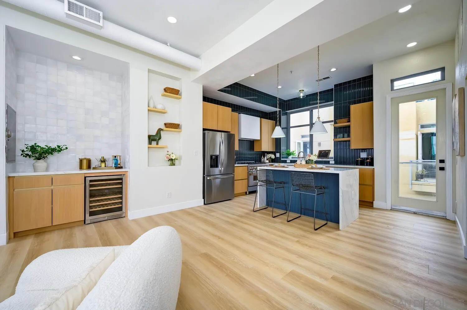 https://cdn.realtyfeed.com/cdn/127/250036344/d49bdaacebb965f7d2b73f4eb7e49834.webp