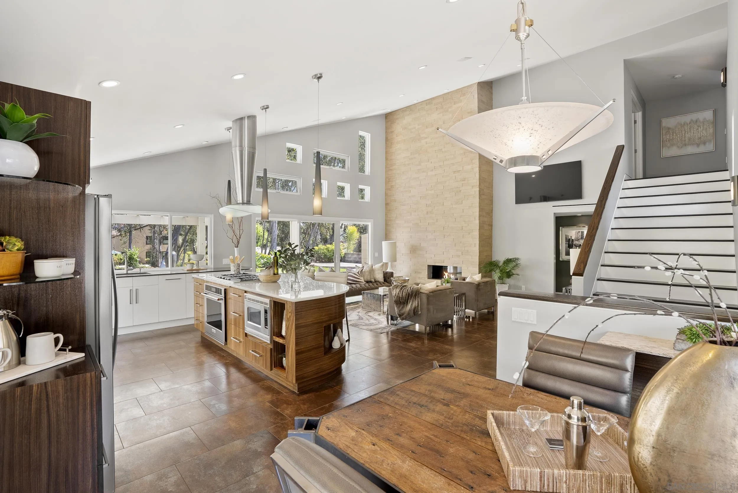 https://cdn.realtyfeed.com/cdn/127/250036345/097d49439a56ceeeace0e616aed0a2e7.webp