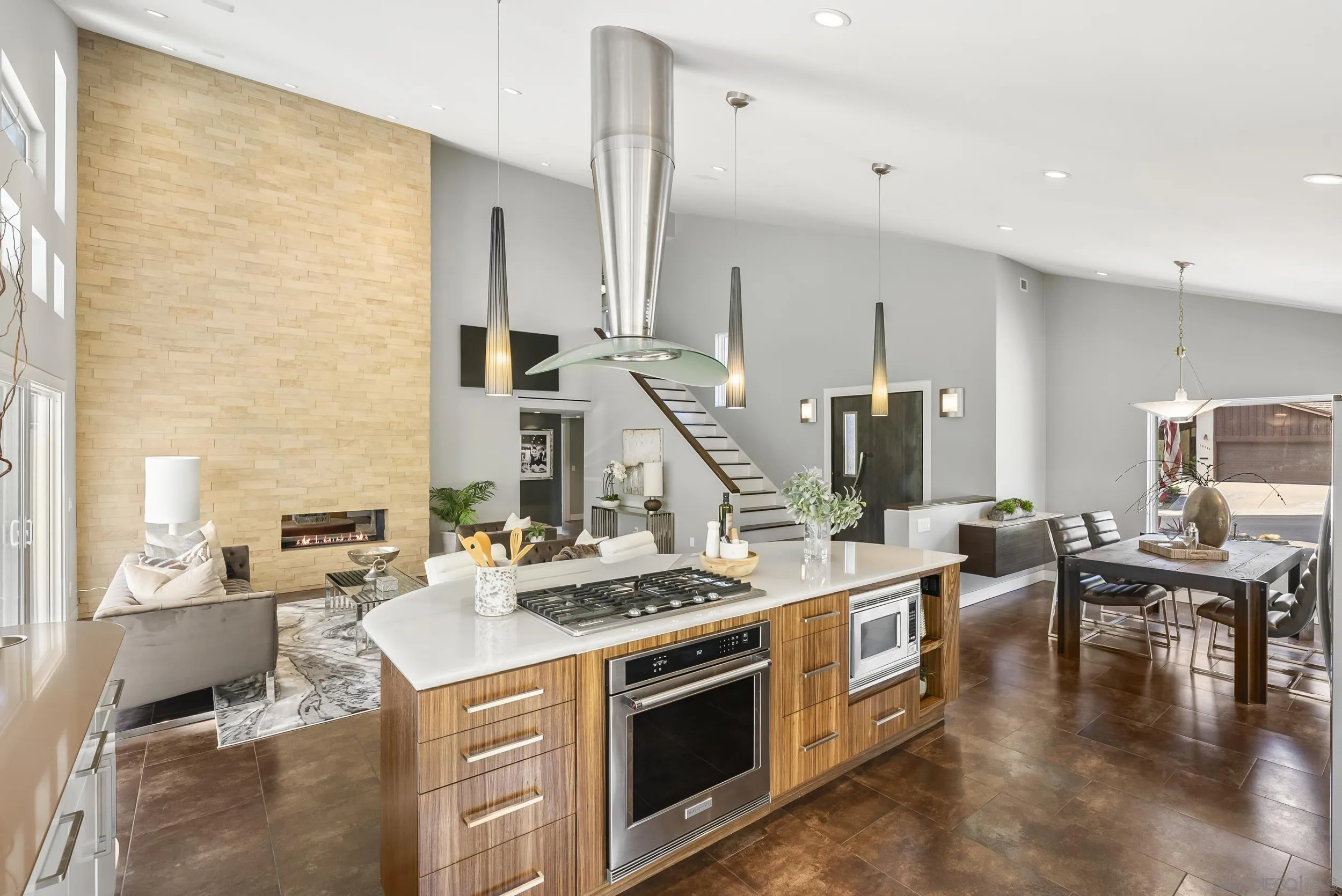 https://cdn.realtyfeed.com/cdn/127/250036345/17af148aaa43b73d993774e3b8ccbfa0.webp